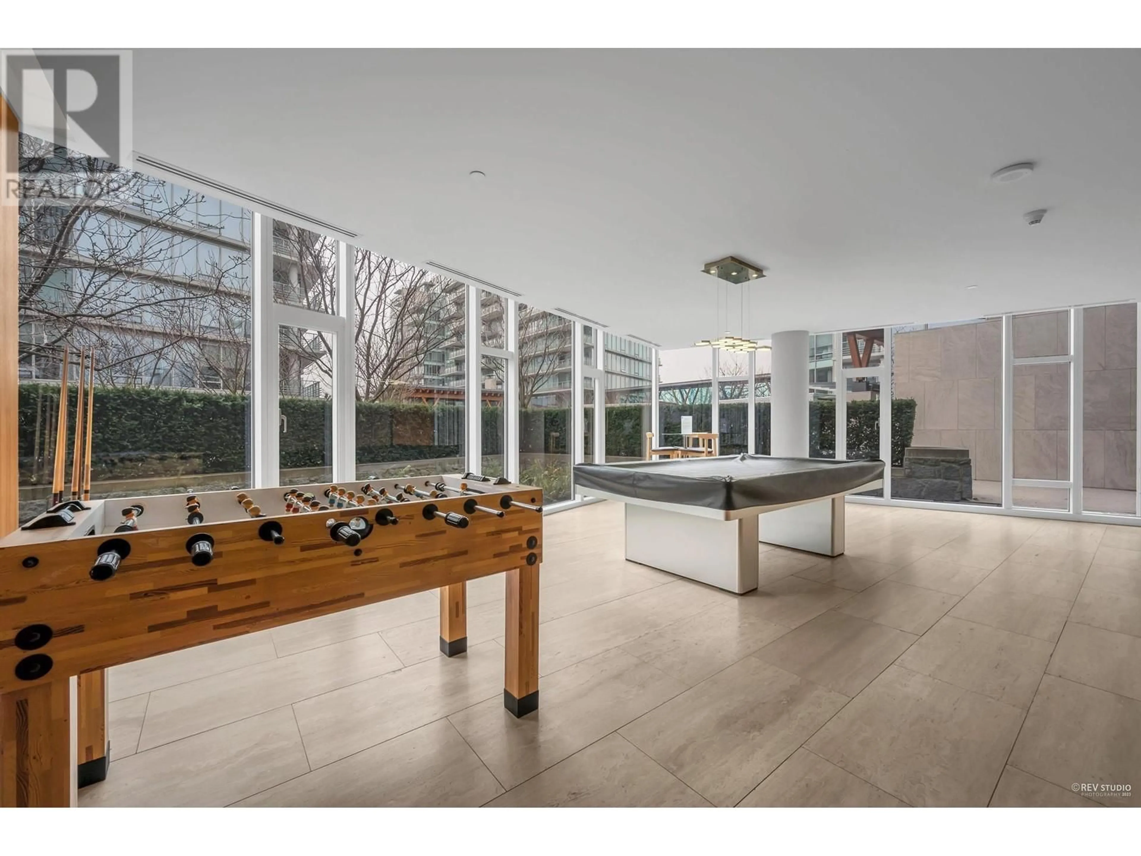 Indoor foyer for 701 - 5171 BRIGHOUSE WAY, Richmond British Columbia V7C0A6