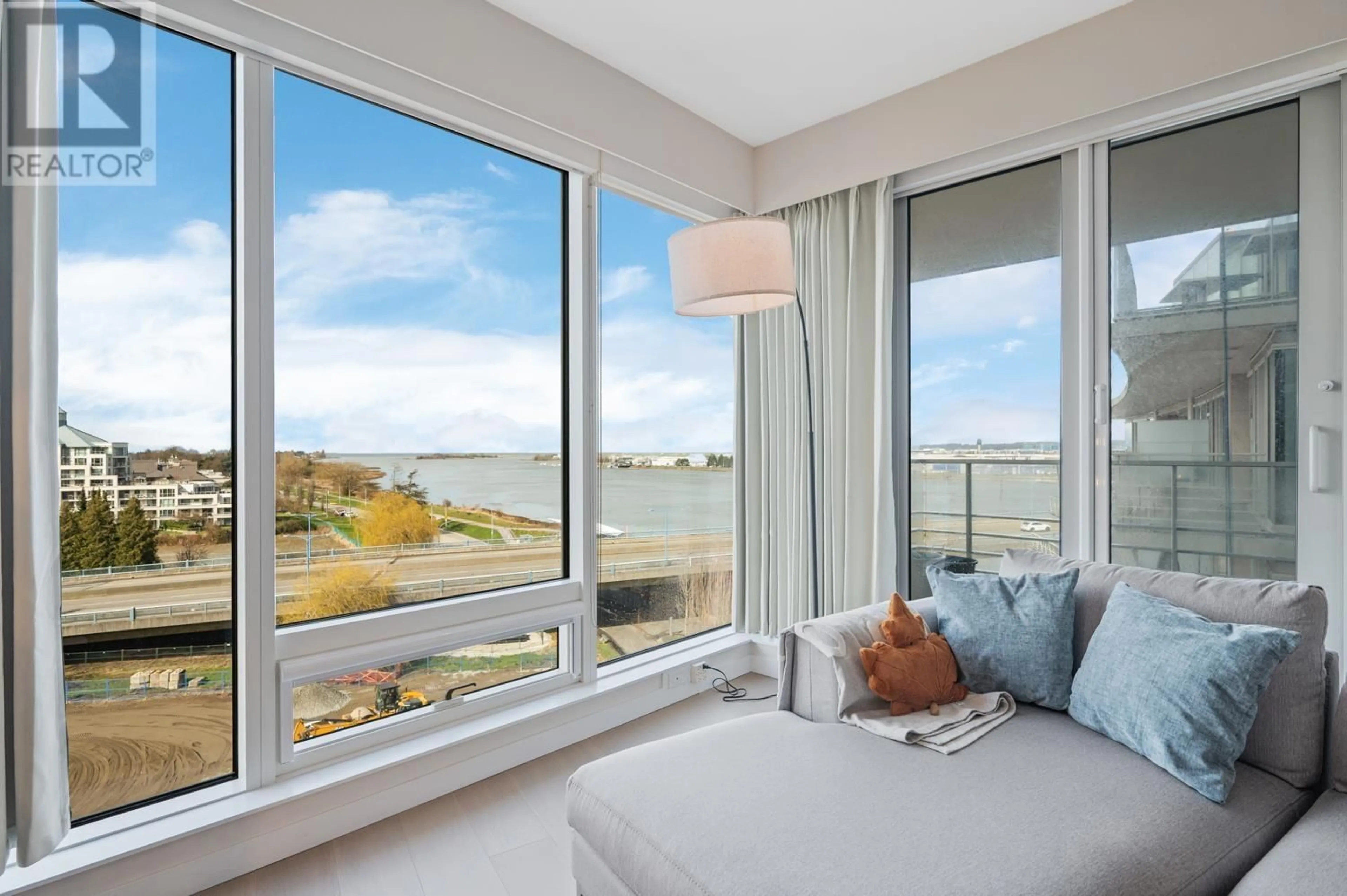 A pic of a room for 701 - 5171 BRIGHOUSE WAY, Richmond British Columbia V7C0A6