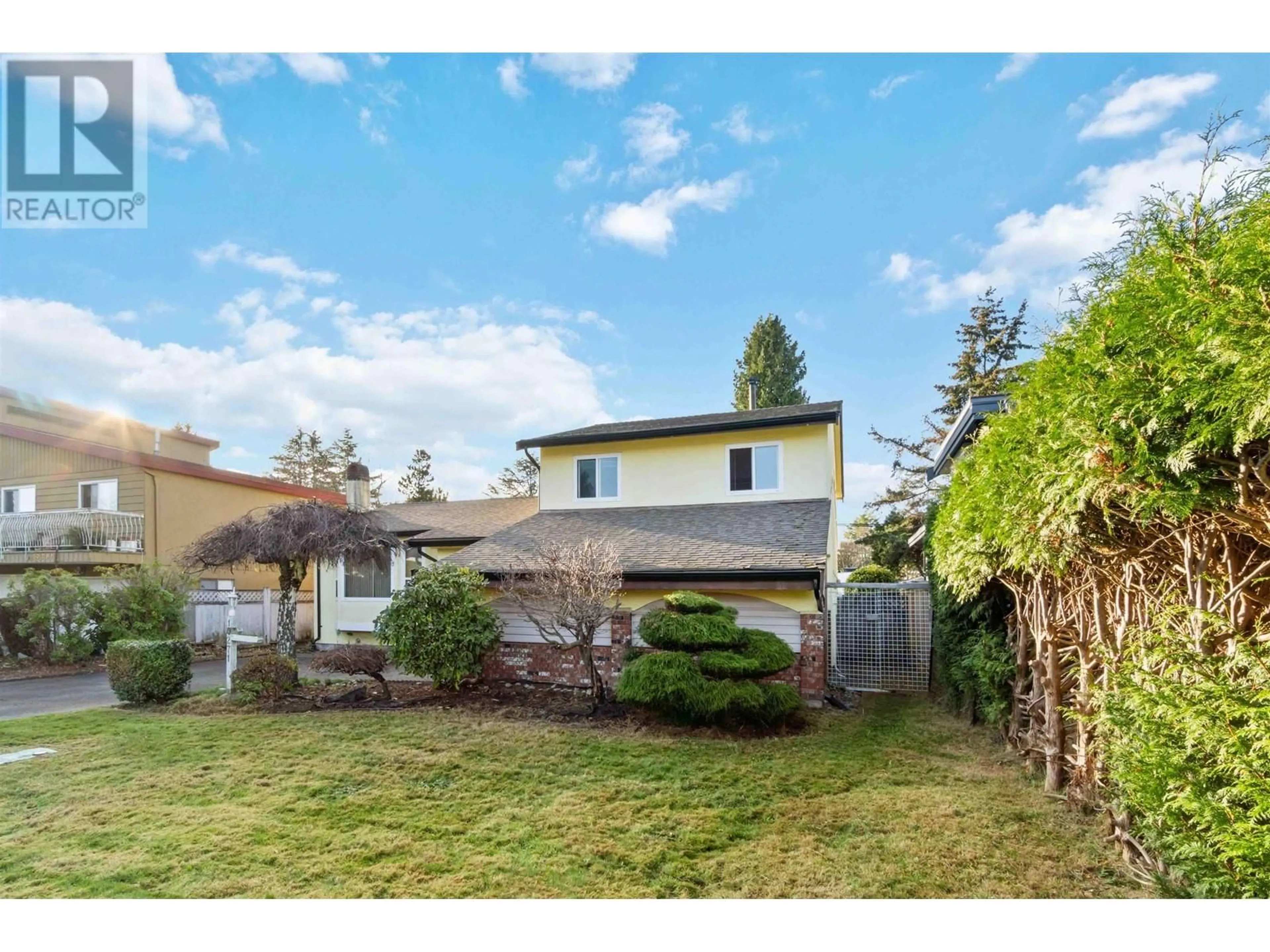 A pic from outside/outdoor area/front of a property/back of a property/a pic from drone, street for 10271 THIRLMERE DRIVE, Richmond British Columbia V7A1R5