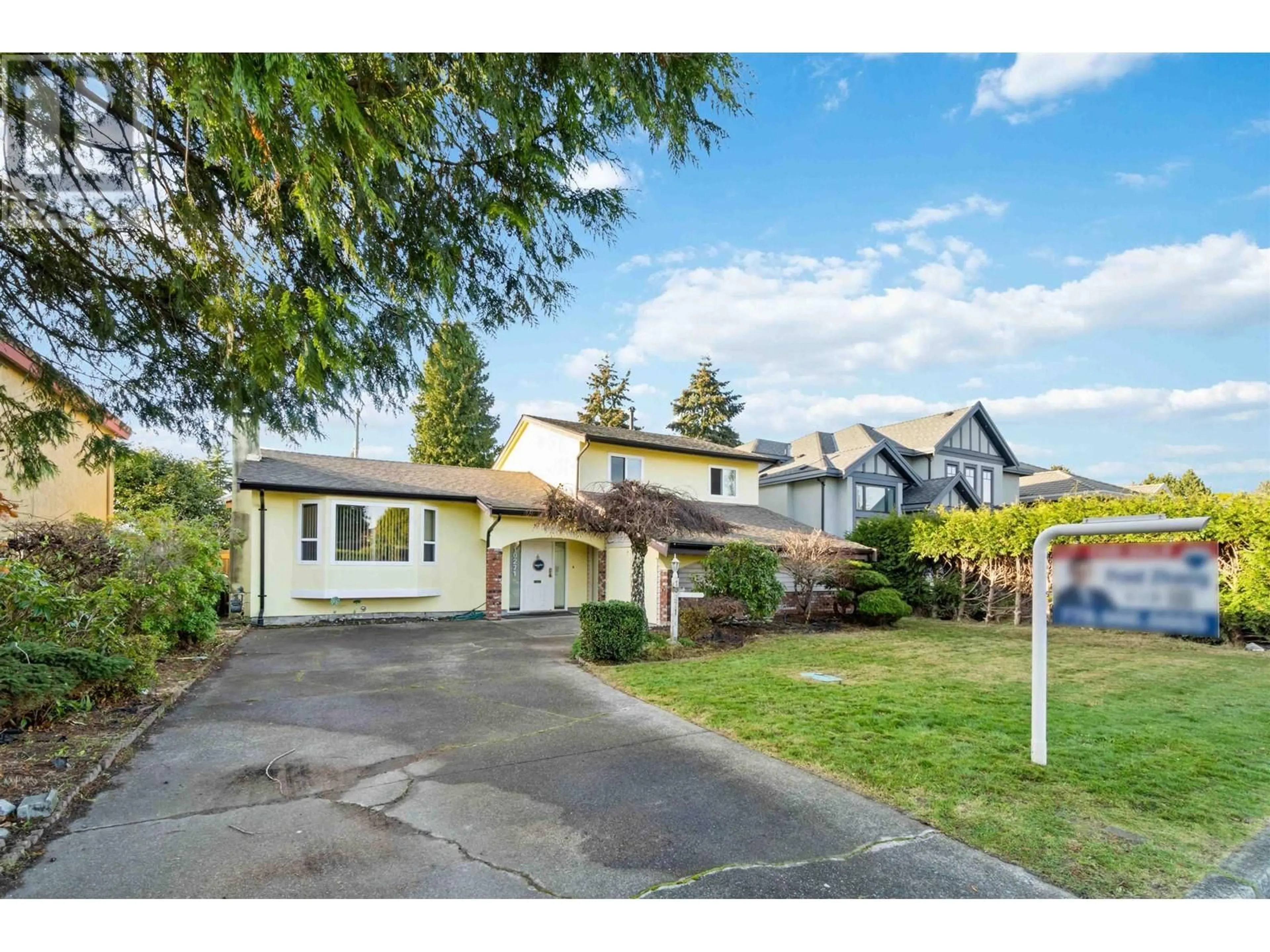 A pic from outside/outdoor area/front of a property/back of a property/a pic from drone, street for 10271 THIRLMERE DRIVE, Richmond British Columbia V7A1R5