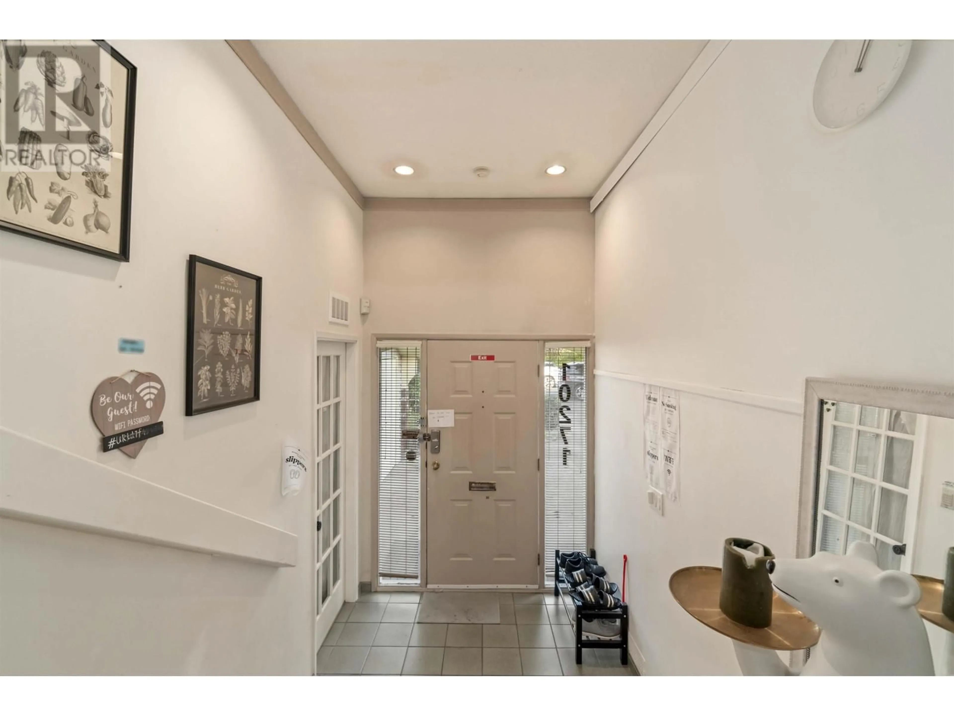 Indoor entryway for 10271 THIRLMERE DRIVE, Richmond British Columbia V7A1R5