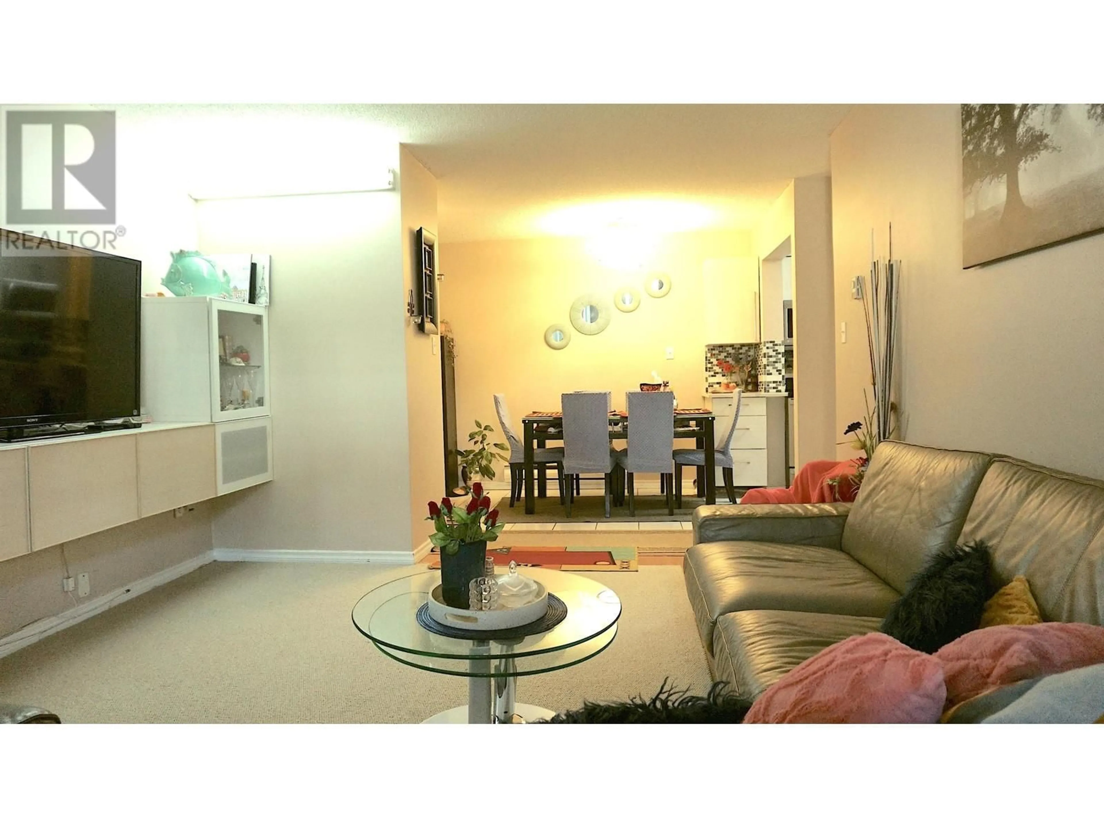 Living room with furniture, unknown for 12 - 7567 HUMPHRIES COURT, Burnaby British Columbia V3N4K9