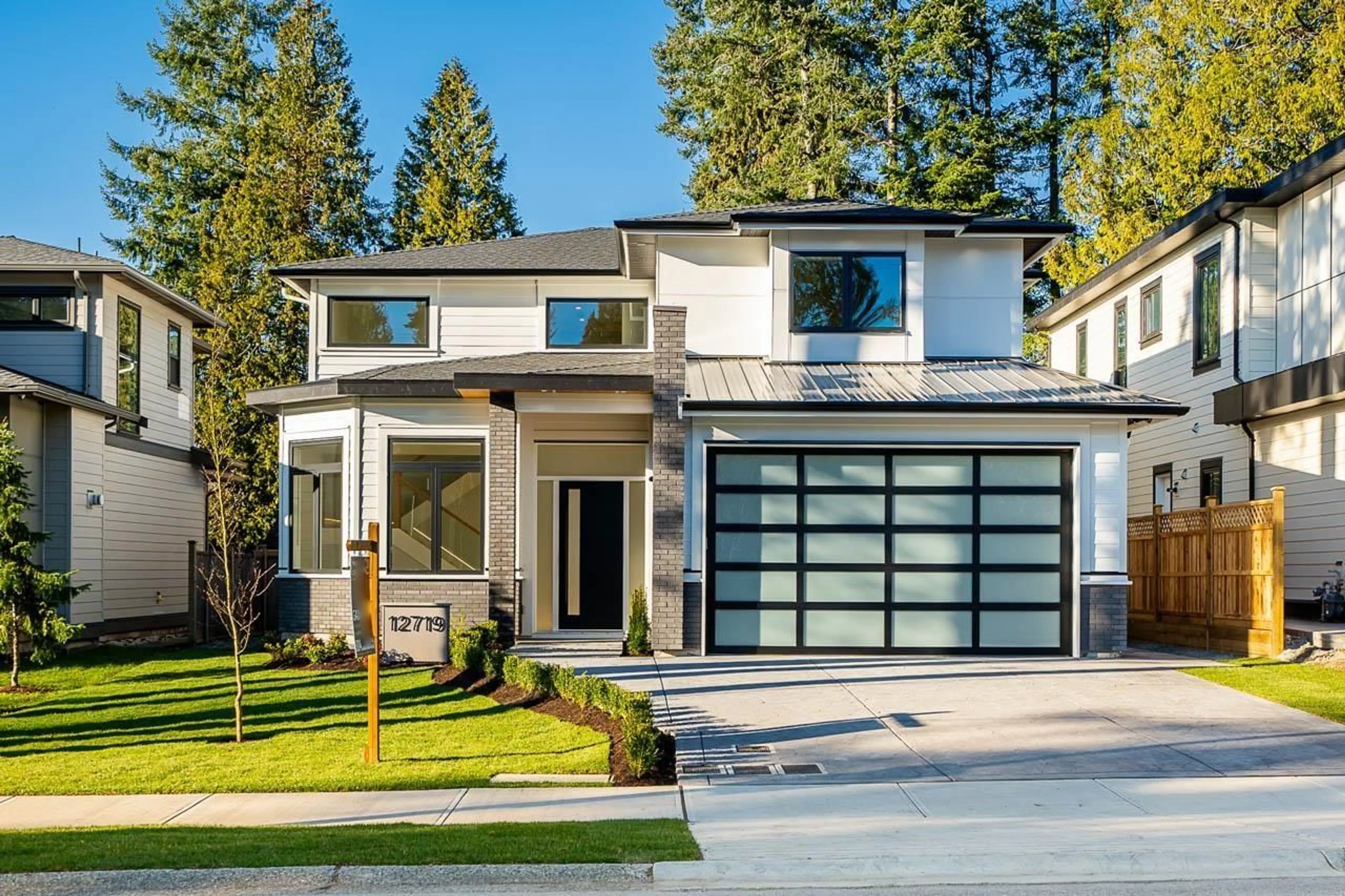 Home with vinyl exterior material, street for 12719 25, Surrey British Columbia V4A2K5