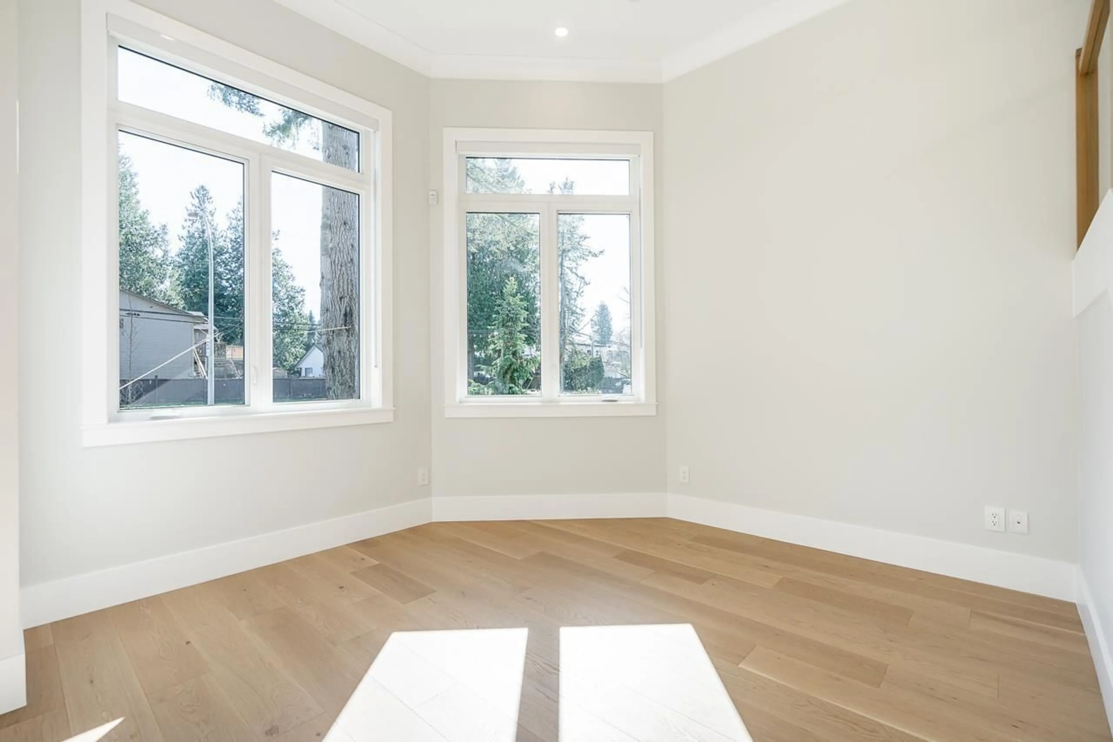 A pic of a room for 12719 25, Surrey British Columbia V4A2K5