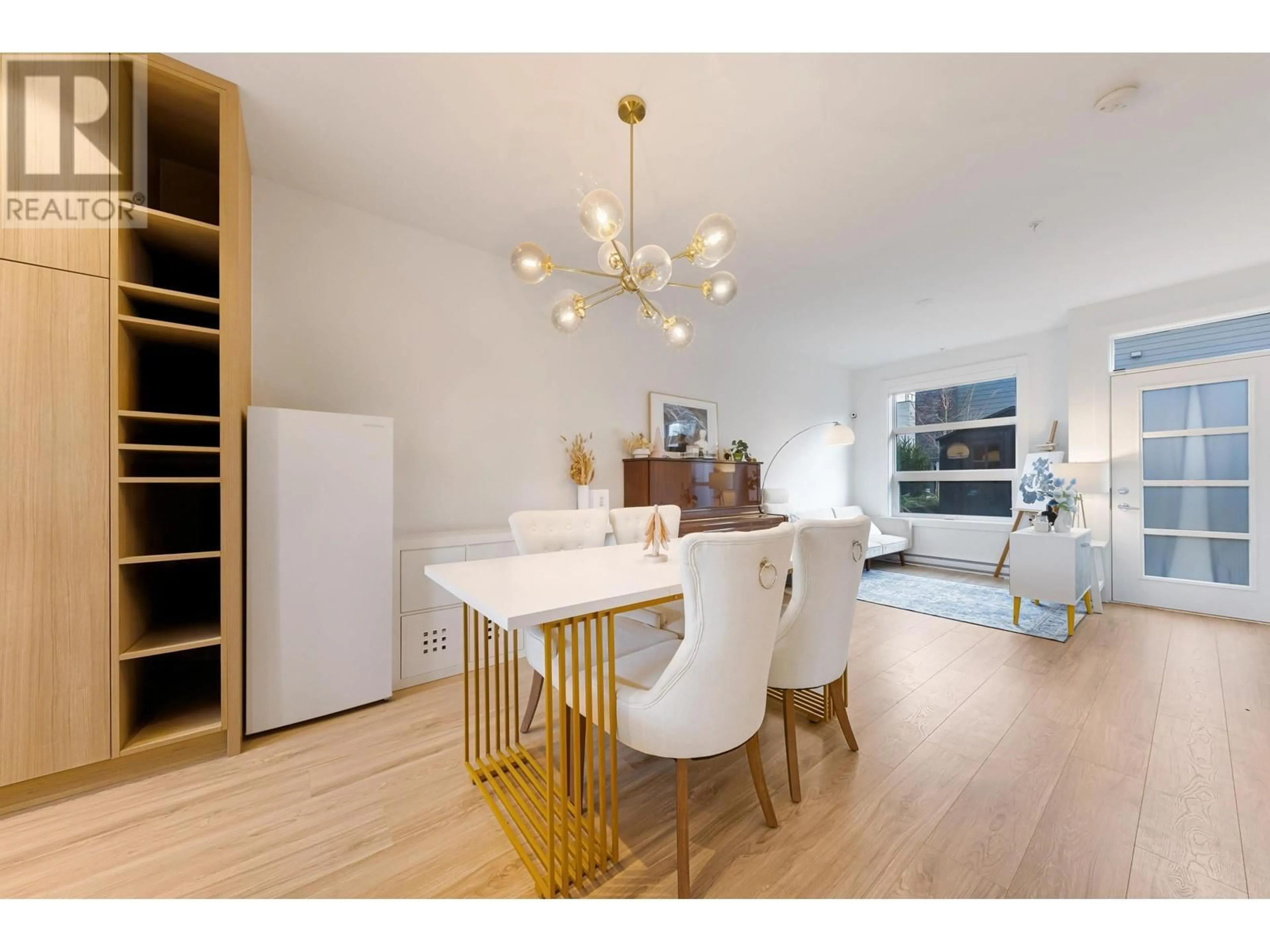 Open concept kitchen, wood/laminate floor for 1204 - 6085 IRMIN STREET, Burnaby British Columbia V5J5C5