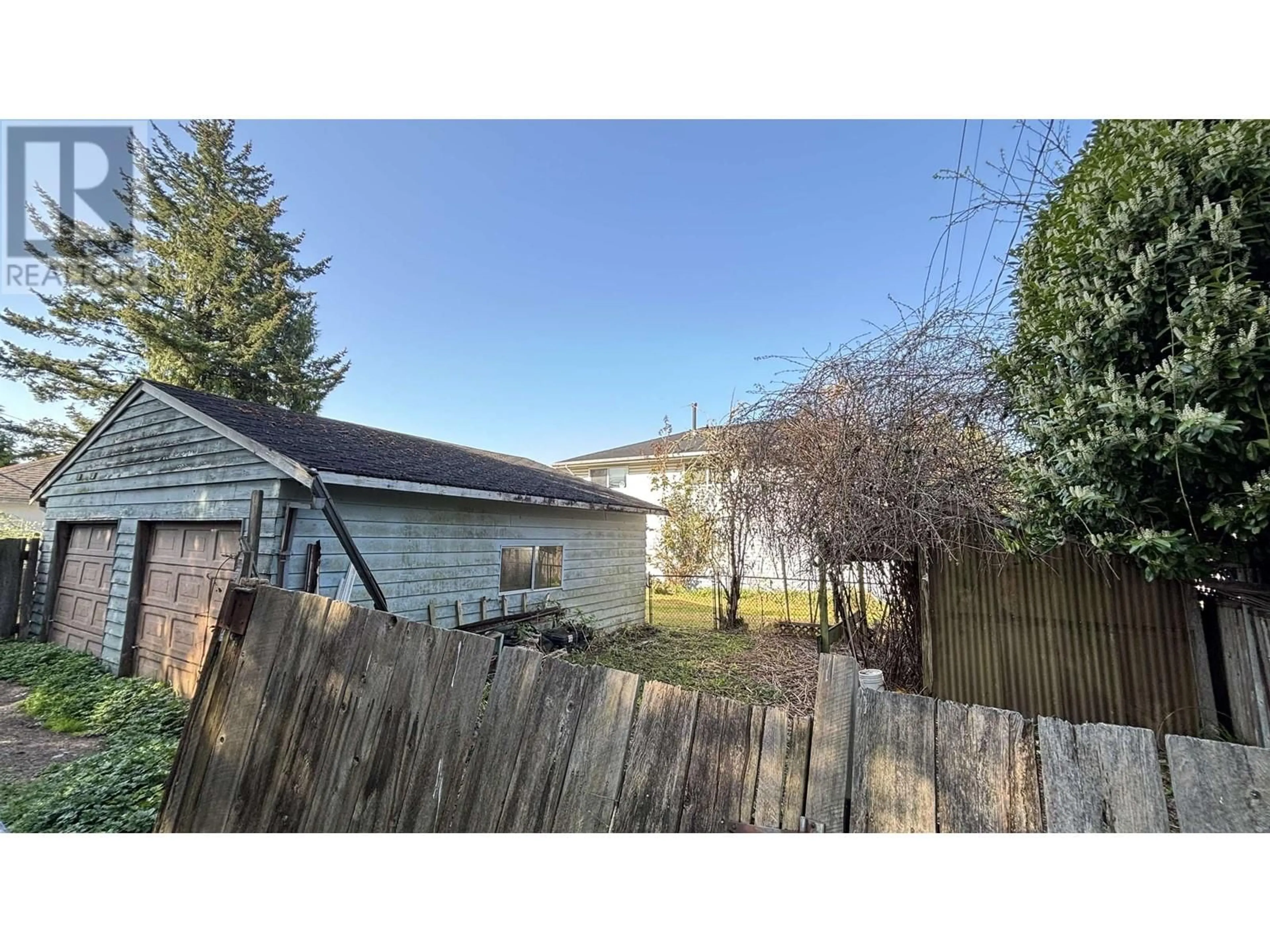 A pic from outside/outdoor area/front of a property/back of a property/a pic from drone, street for 10120 AINTREE CRESCENT, Richmond British Columbia V7A3T8