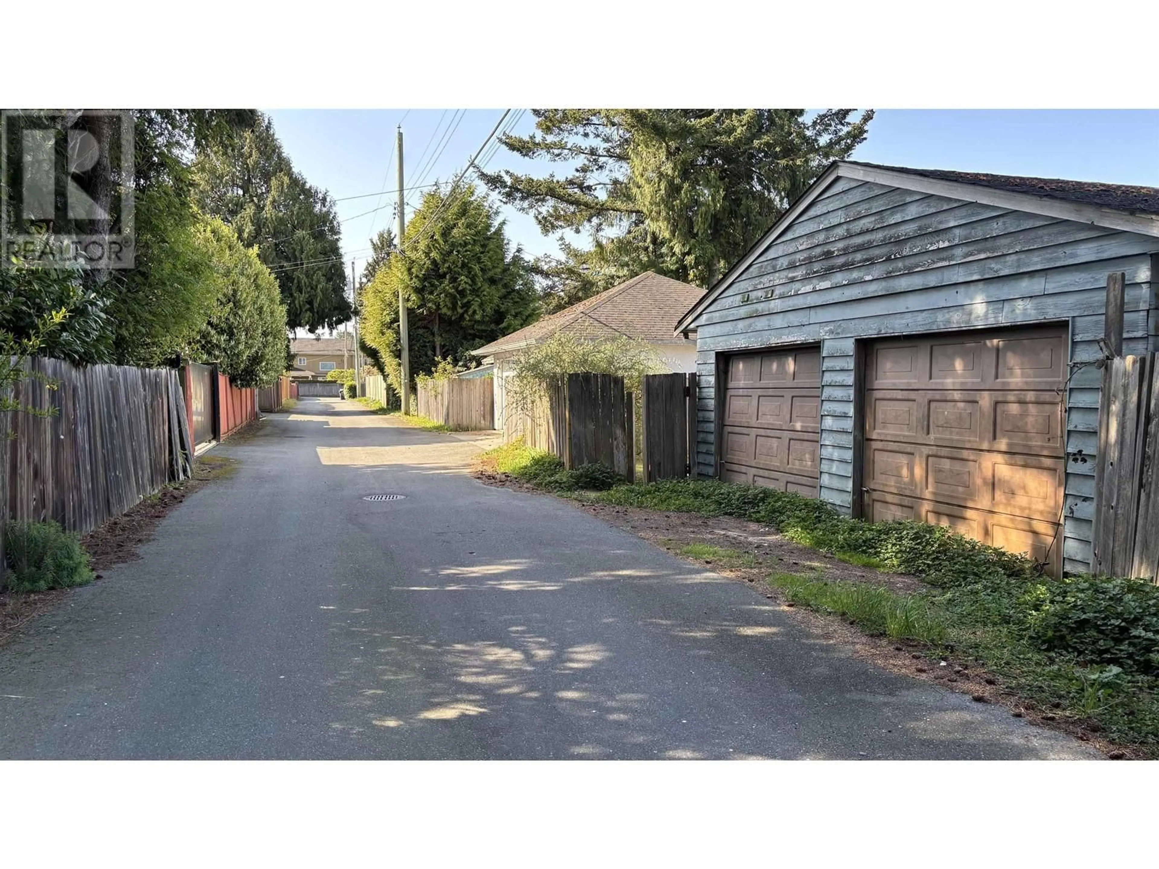 A pic from outside/outdoor area/front of a property/back of a property/a pic from drone, street for 10120 AINTREE CRESCENT, Richmond British Columbia V7A3T8