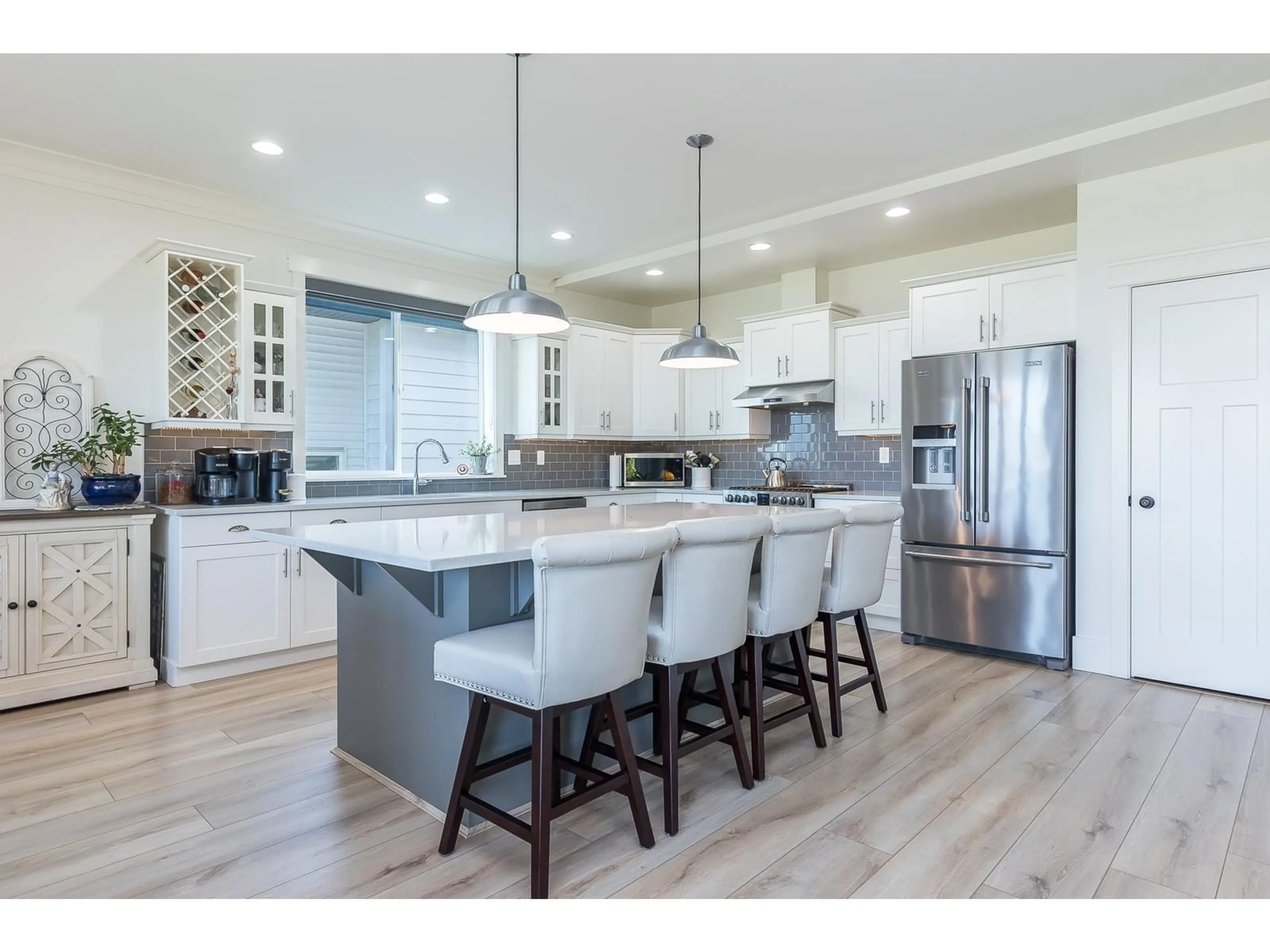 Open concept kitchen, unknown for 6239 REXFORD DRIVE, Chilliwack British Columbia V2R0L3