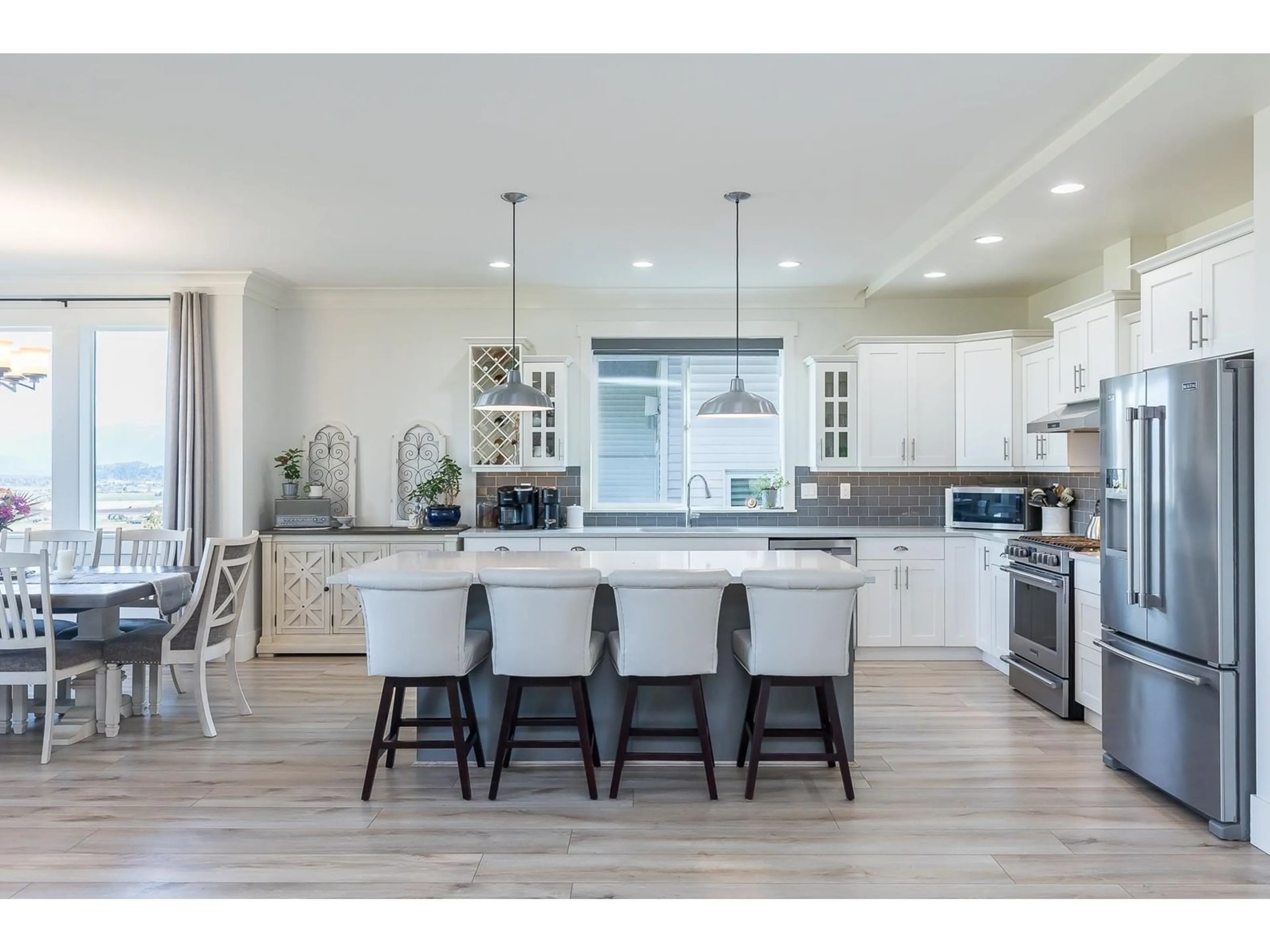 Open concept kitchen, unknown for 6239 REXFORD DRIVE, Chilliwack British Columbia V2R0L3