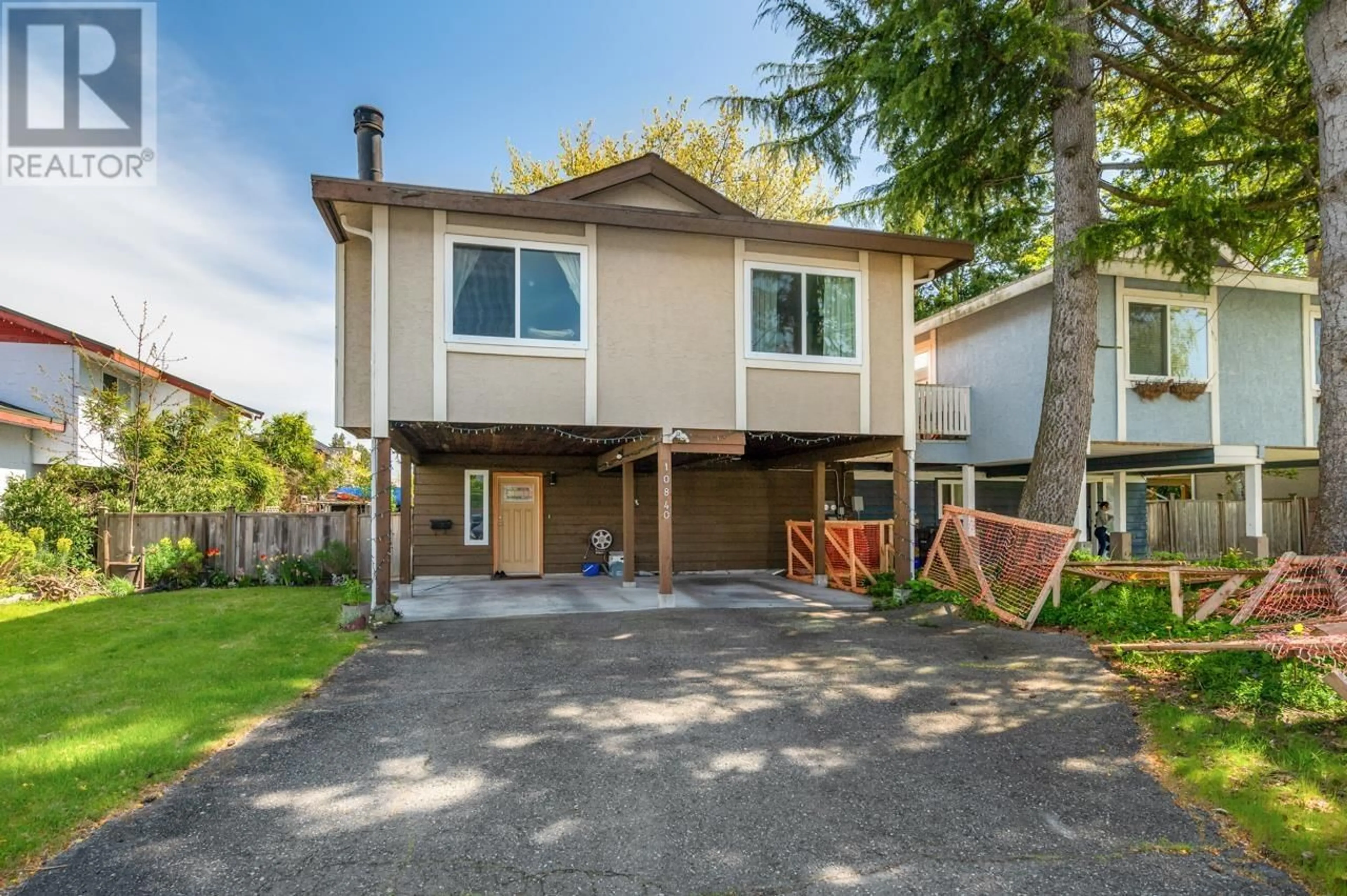 Home with vinyl exterior material, street for 10840 BONAVISTA GATE, Richmond British Columbia V7E4K3