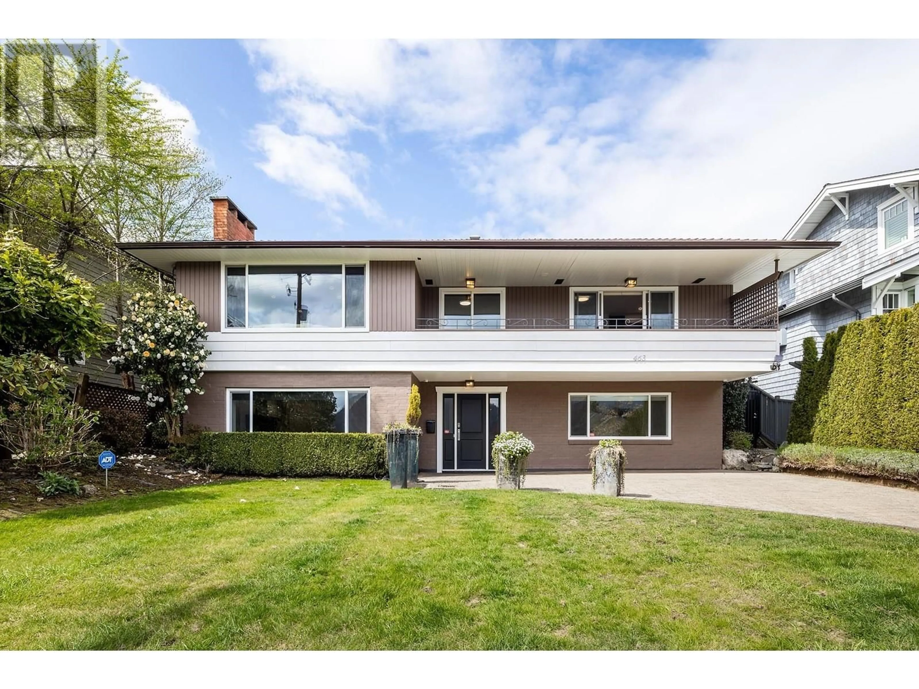 Home with brick exterior material, street for 463 BEACHVIEW DRIVE, North Vancouver British Columbia V7G1P5