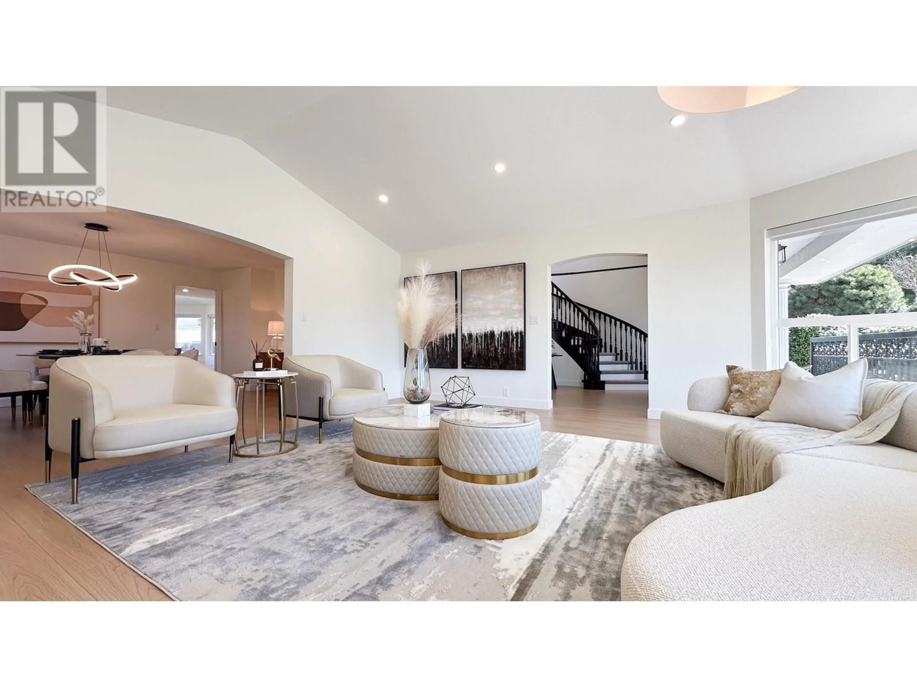 Living room with furniture, unknown for 7167 RIDGEVIEW DRIVE, Burnaby British Columbia V5A4S1