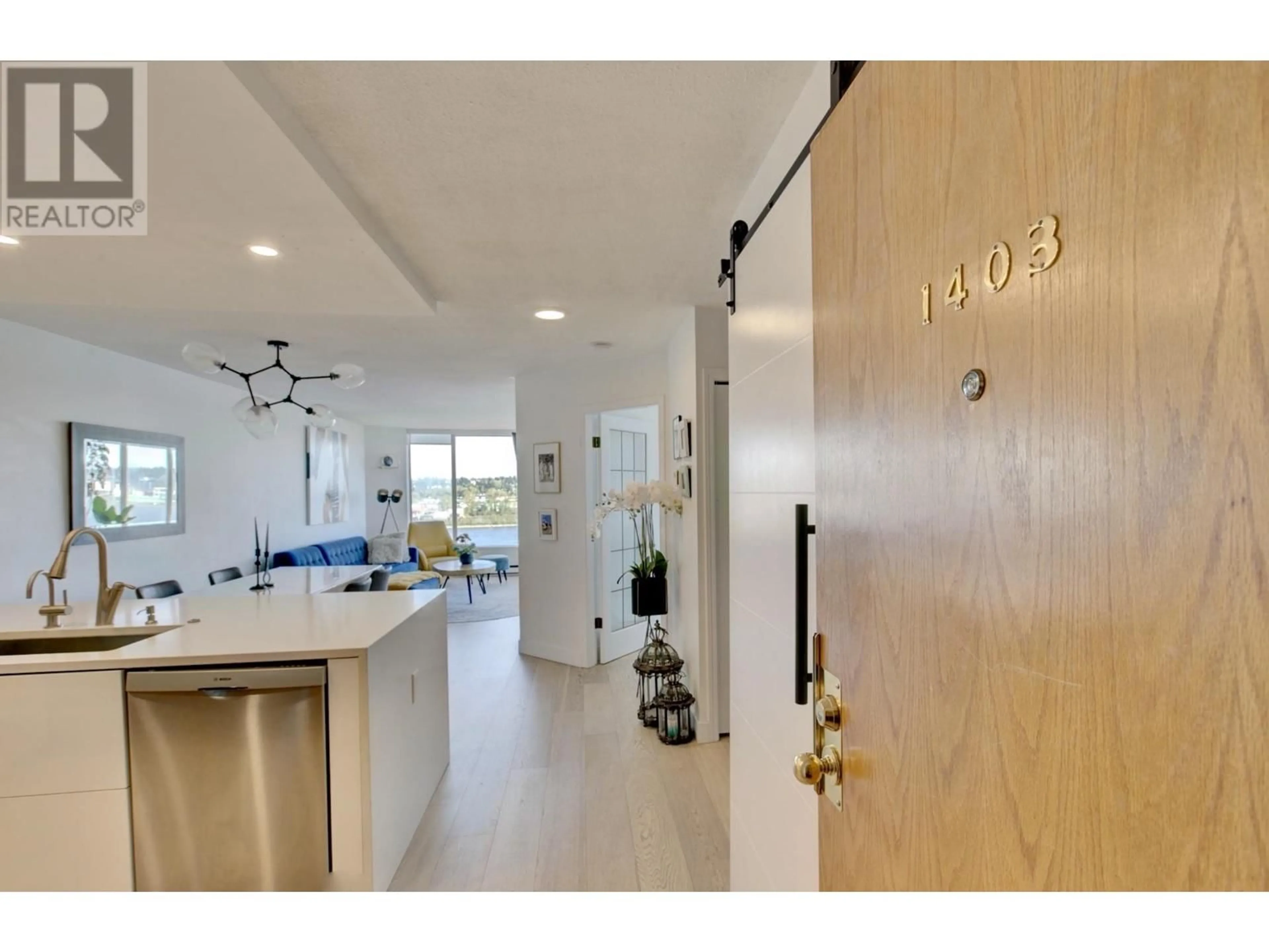 Indoor entryway for 1403 - 1065 QUAYSIDE DRIVE, New Westminster British Columbia V3M1C5