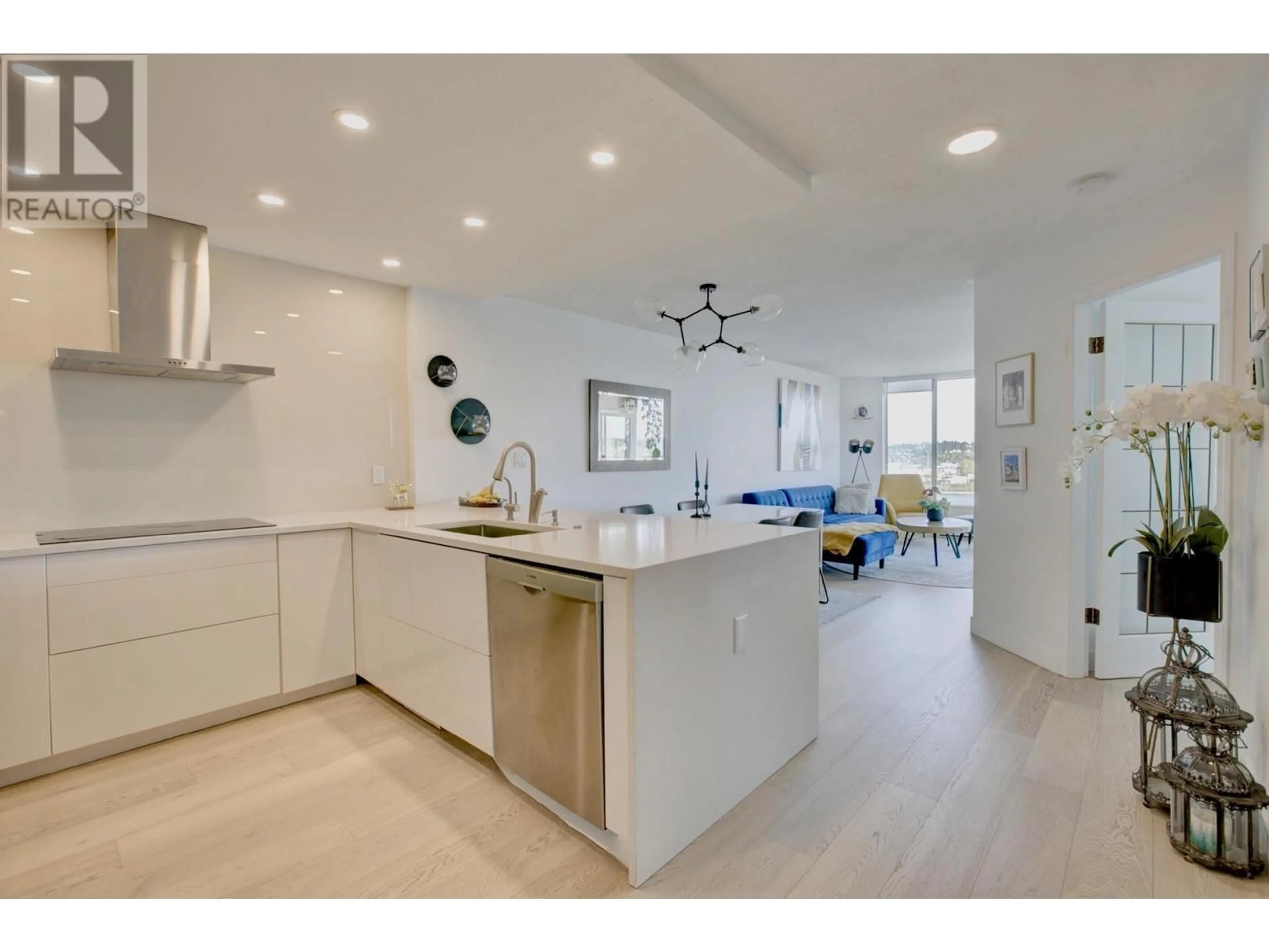 Open concept kitchen, ceramic/tile floor for 1403 - 1065 QUAYSIDE DRIVE, New Westminster British Columbia V3M1C5
