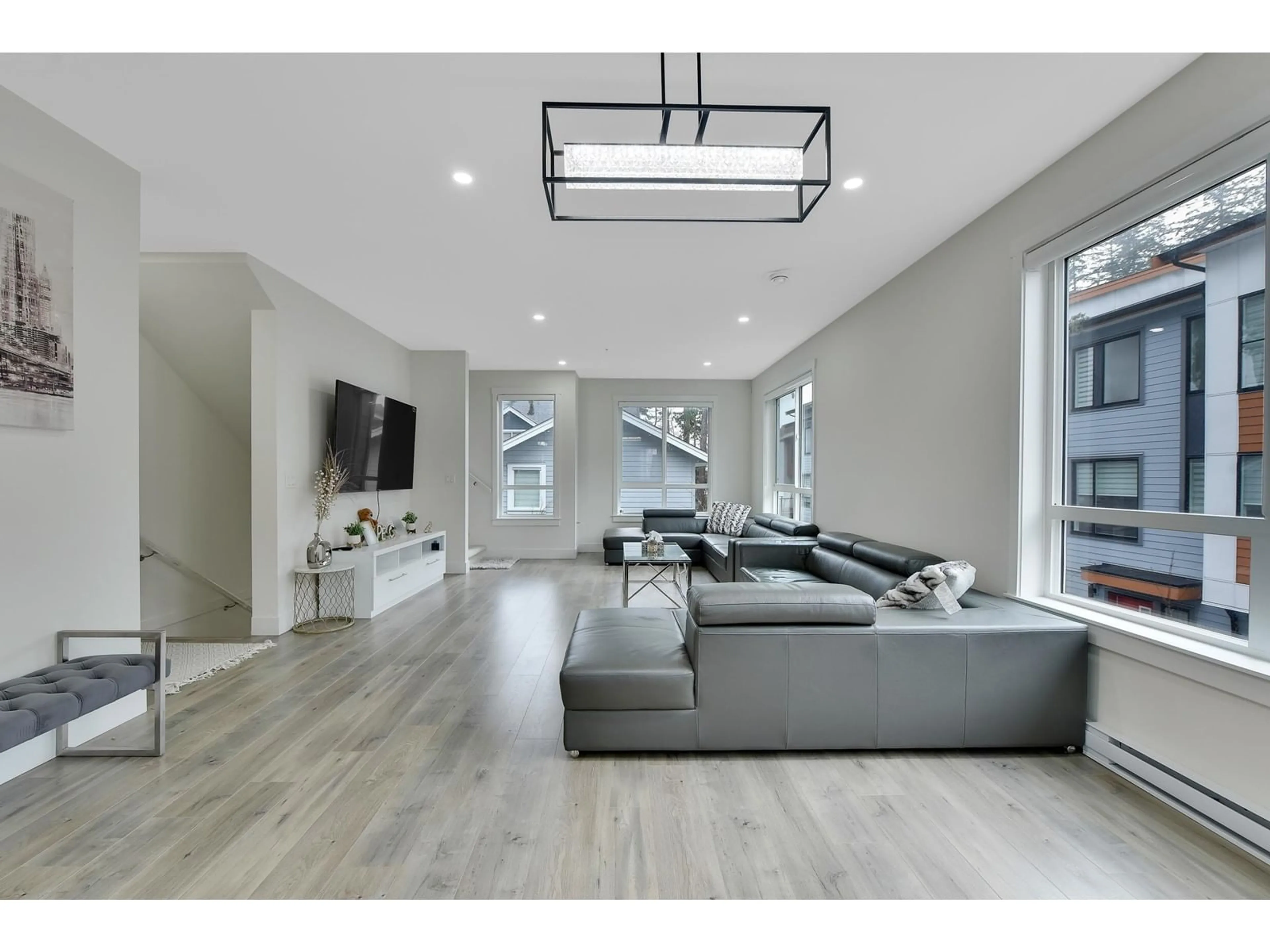 Living room with furniture, unknown for 27 - 12830 62, Surrey British Columbia V3X0K8