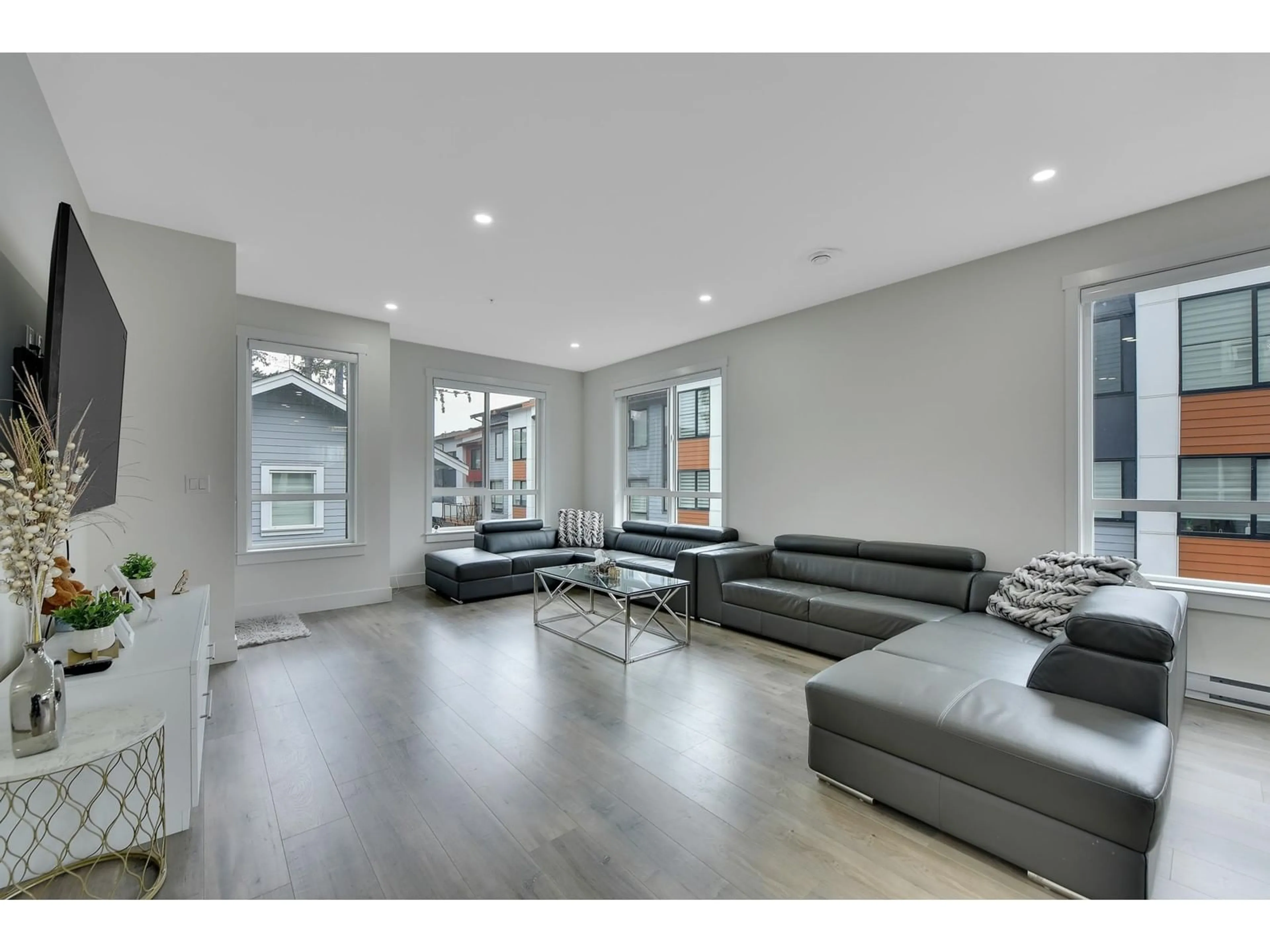 Living room with furniture, unknown for 27 - 12830 62, Surrey British Columbia V3X0K8