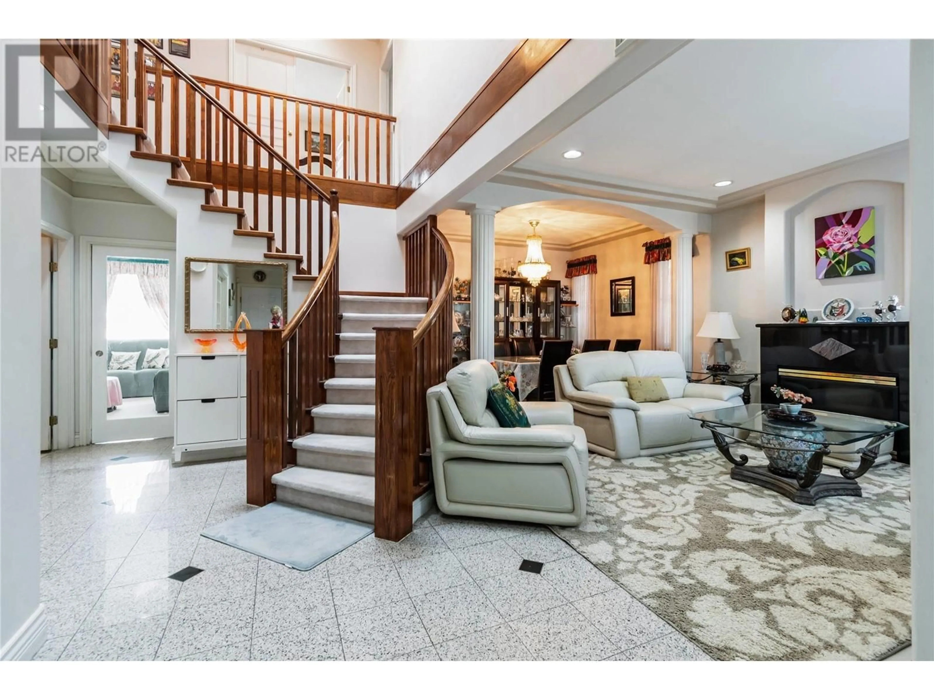 Indoor foyer for 12520 CAMERON DRIVE, Richmond British Columbia V6V2T6