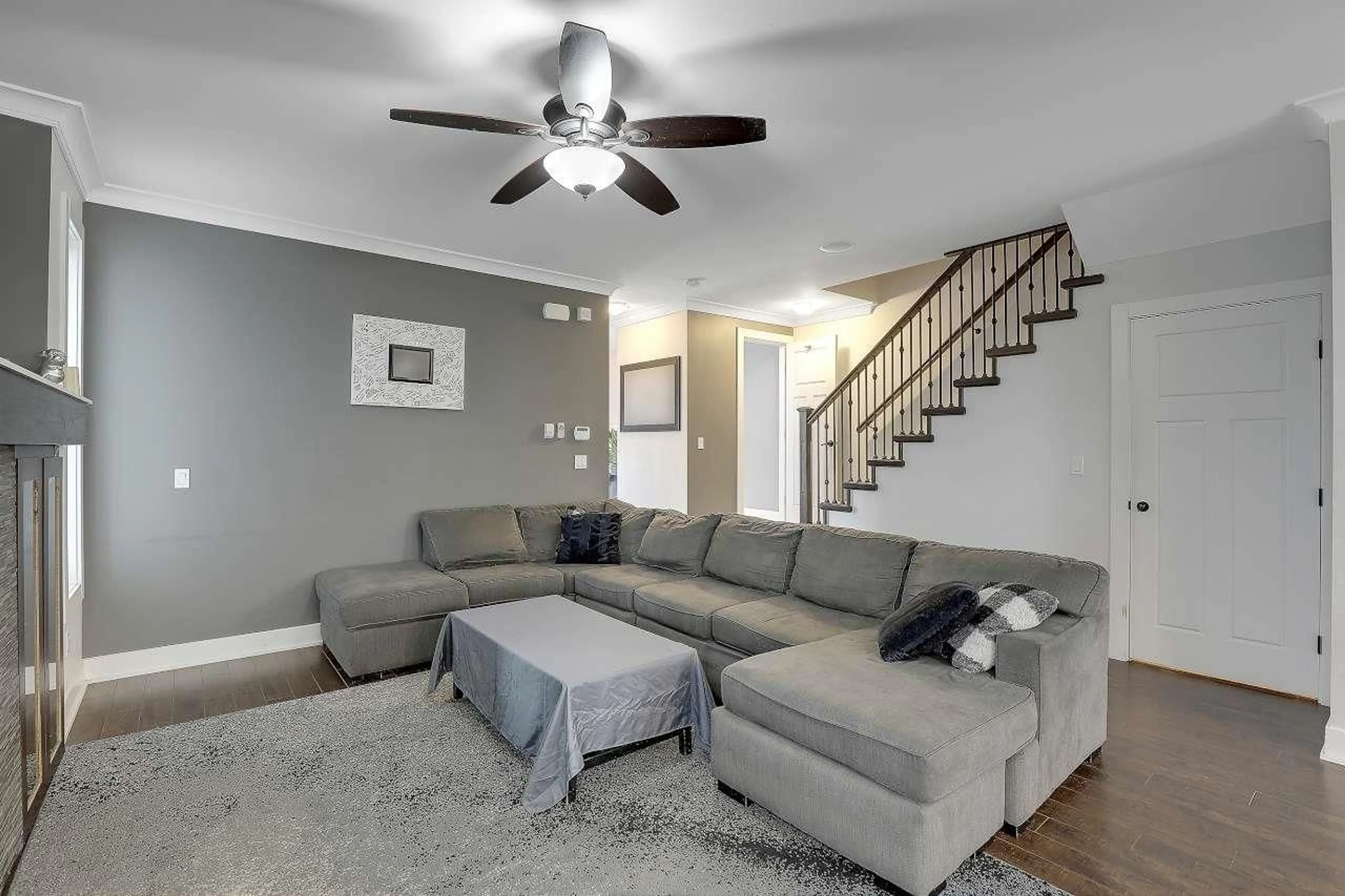 Living room with furniture, unknown for 14148 60A, Surrey British Columbia V3X0G1