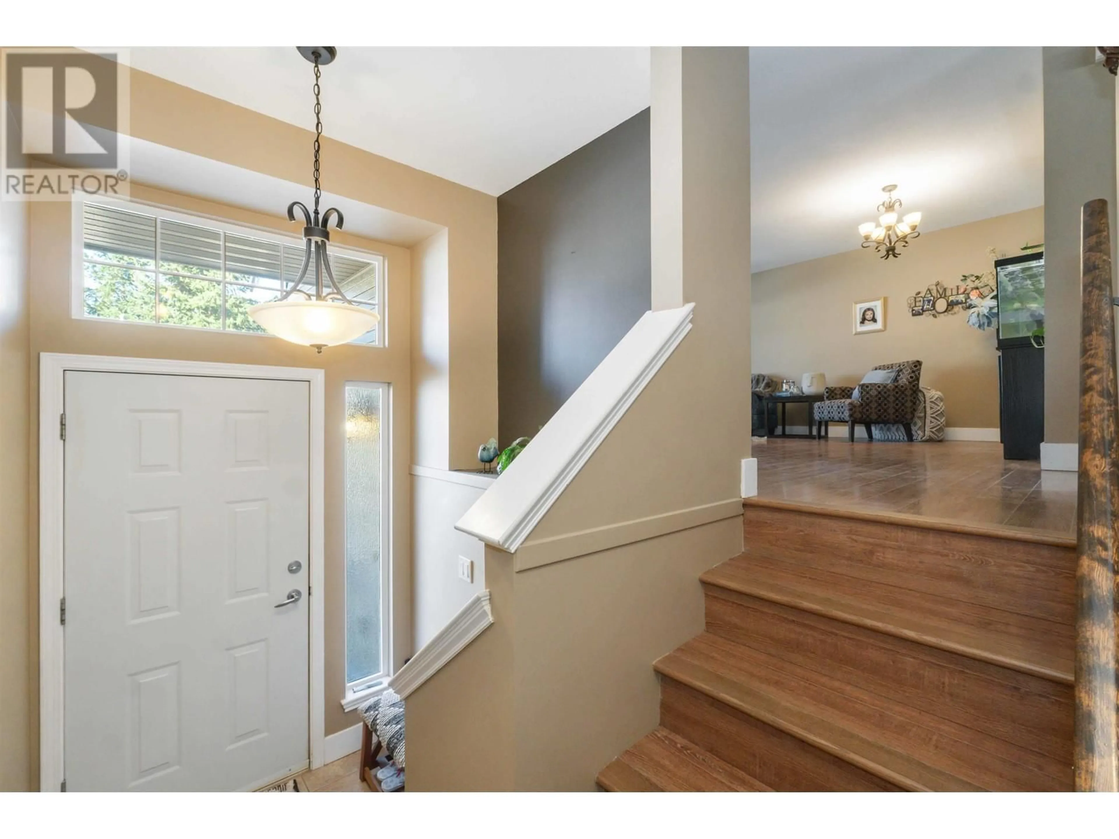 Indoor entryway for 26 - 23343 KANAKA WAY, Maple Ridge British Columbia V2W2B6