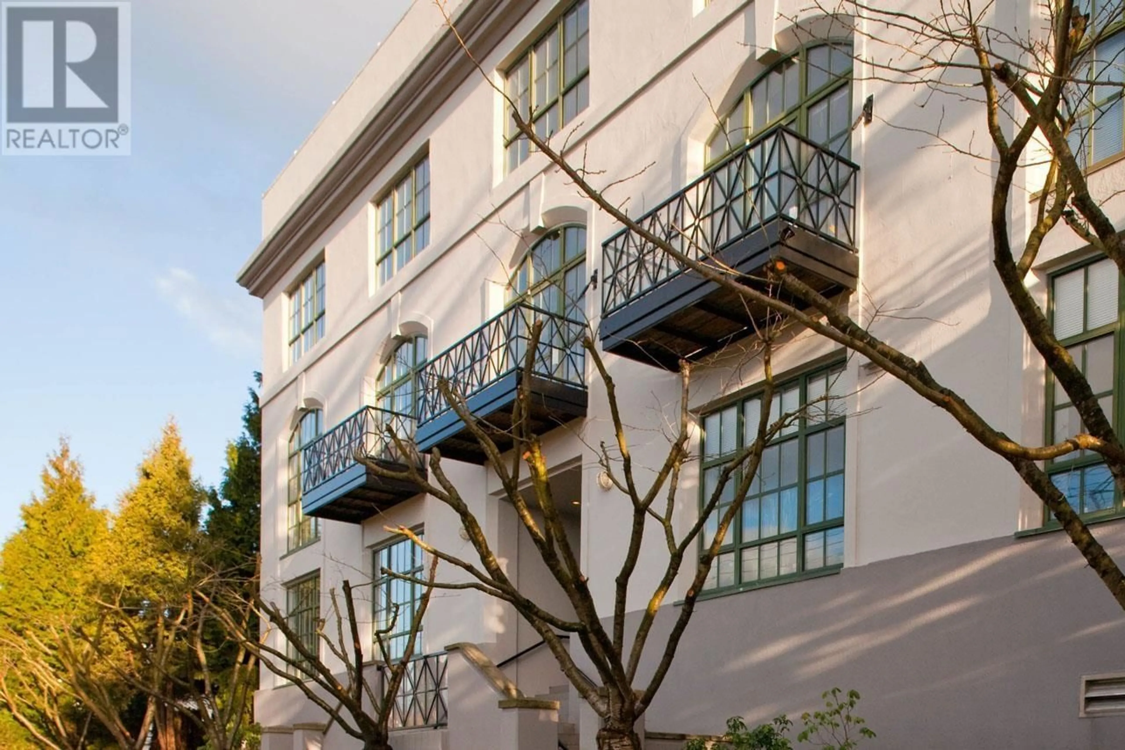 Patio, unknown for 202 - 4590 EARLES STREET, Vancouver British Columbia V5R6A2