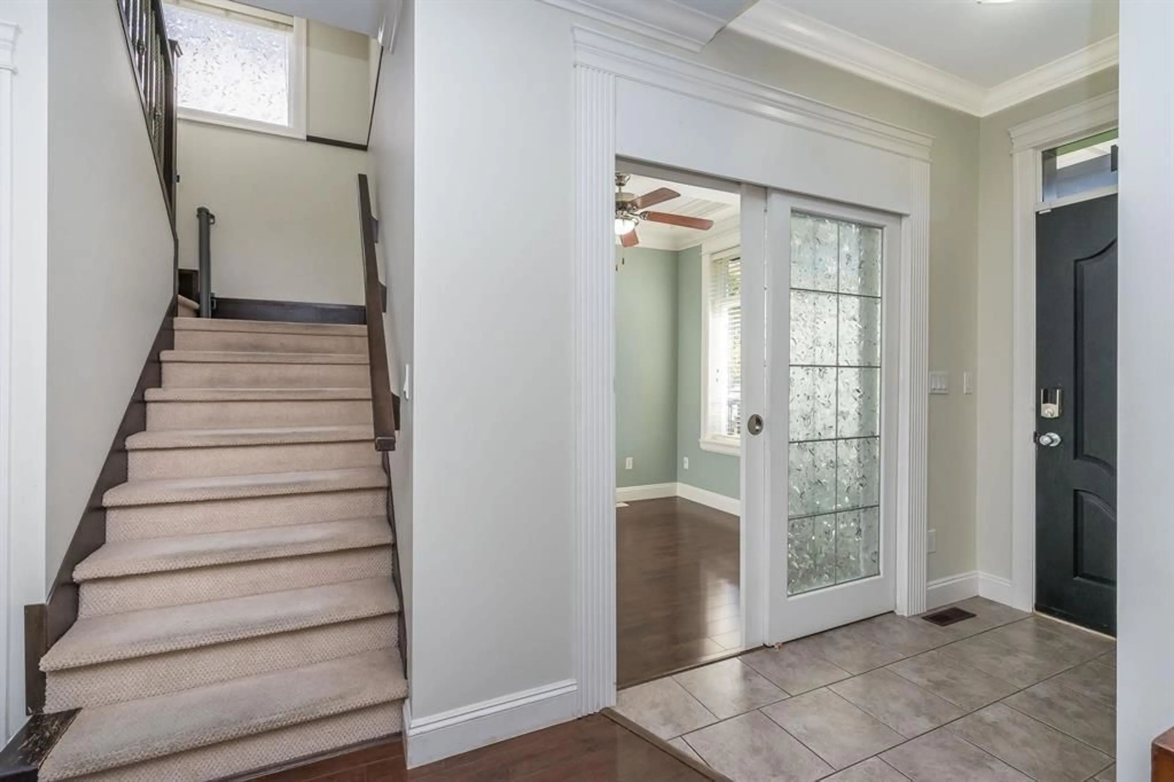 Indoor entryway for 6751 192 ST, Surrey British Columbia V4N6A3