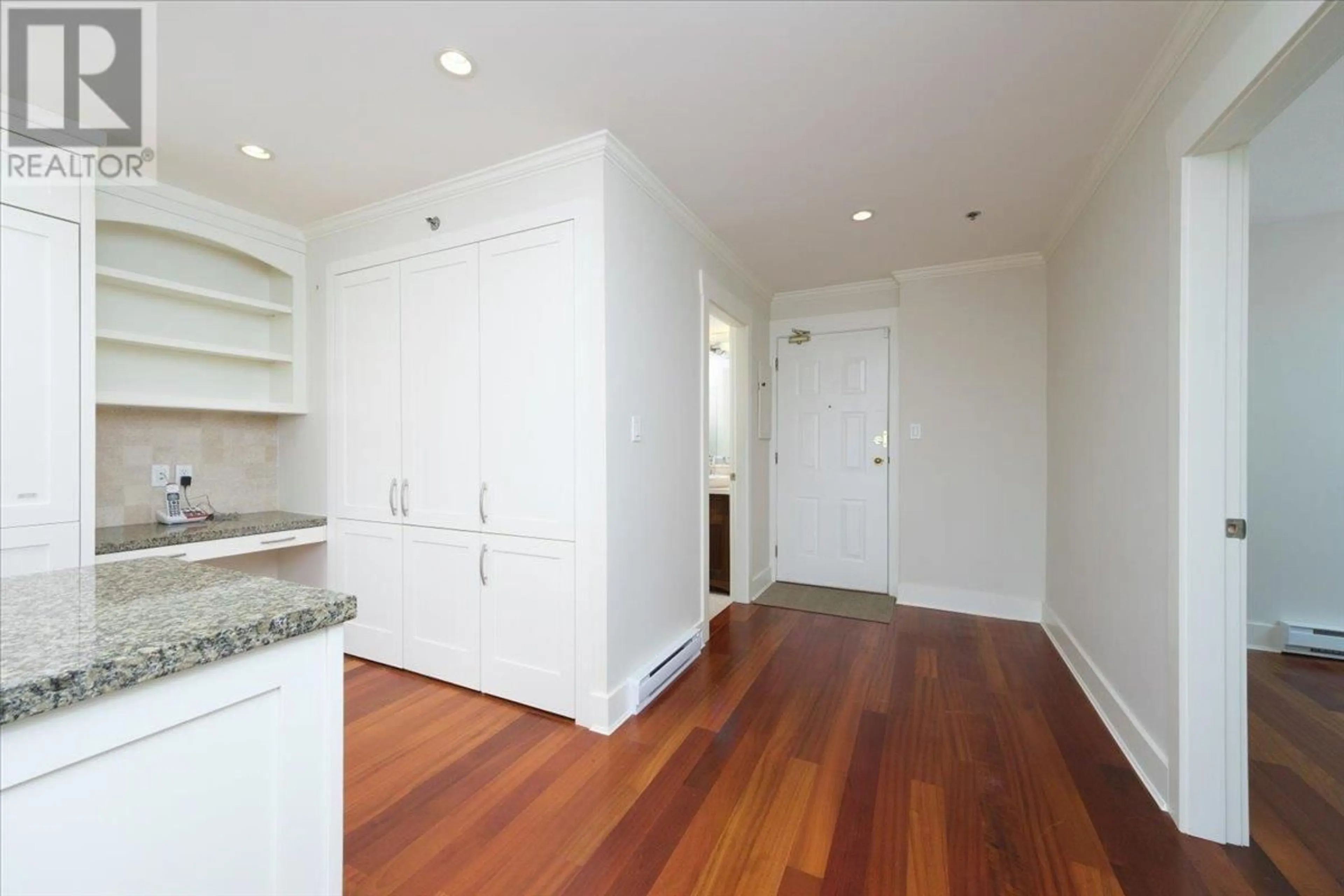 Unknown for 302 - 2455 BELLEVUE AVENUE, West Vancouver British Columbia V7V1E1