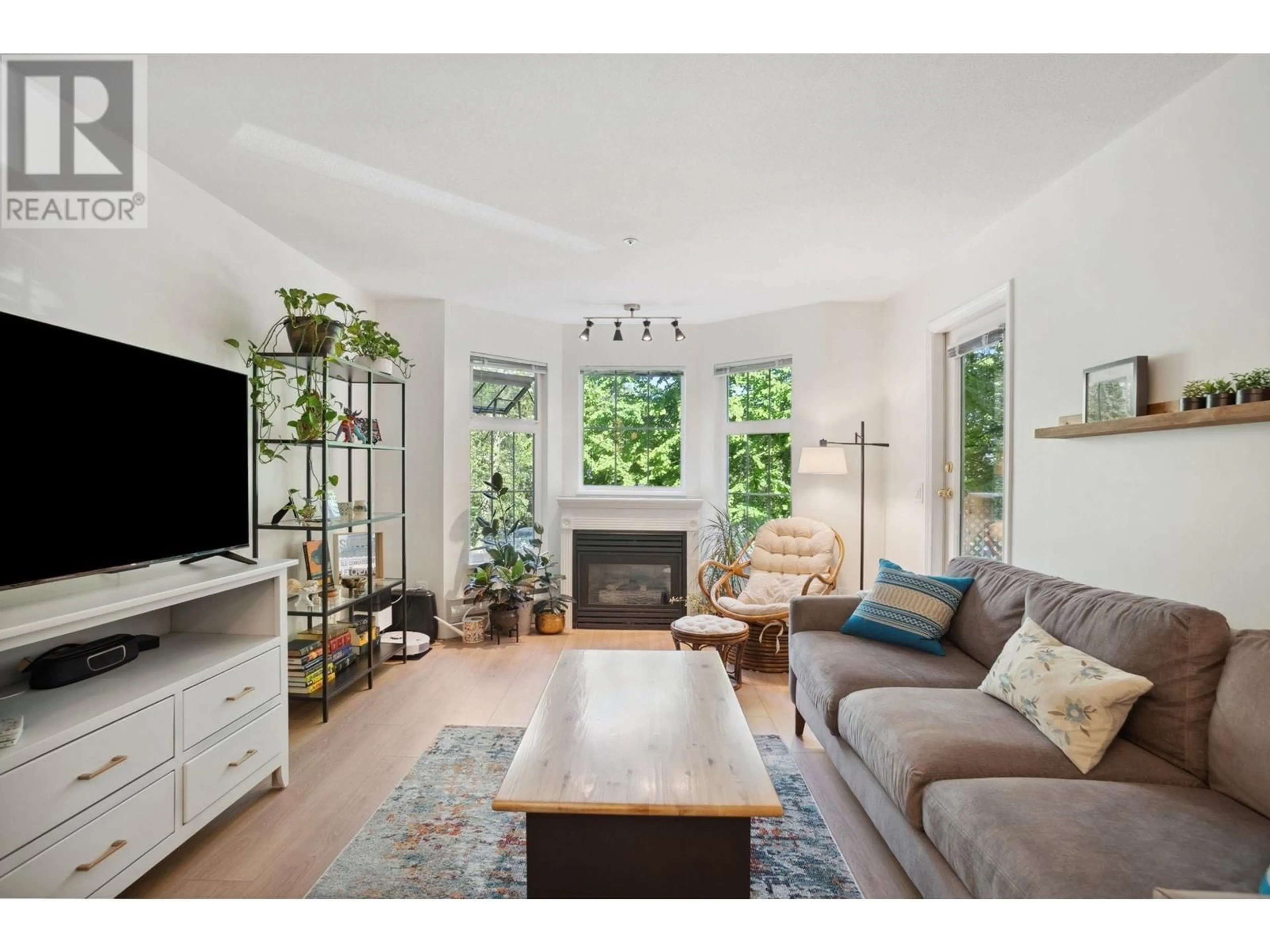 Living room with furniture, unknown for 316 - 5518 14 AVENUE, Delta British Columbia V4M4E9