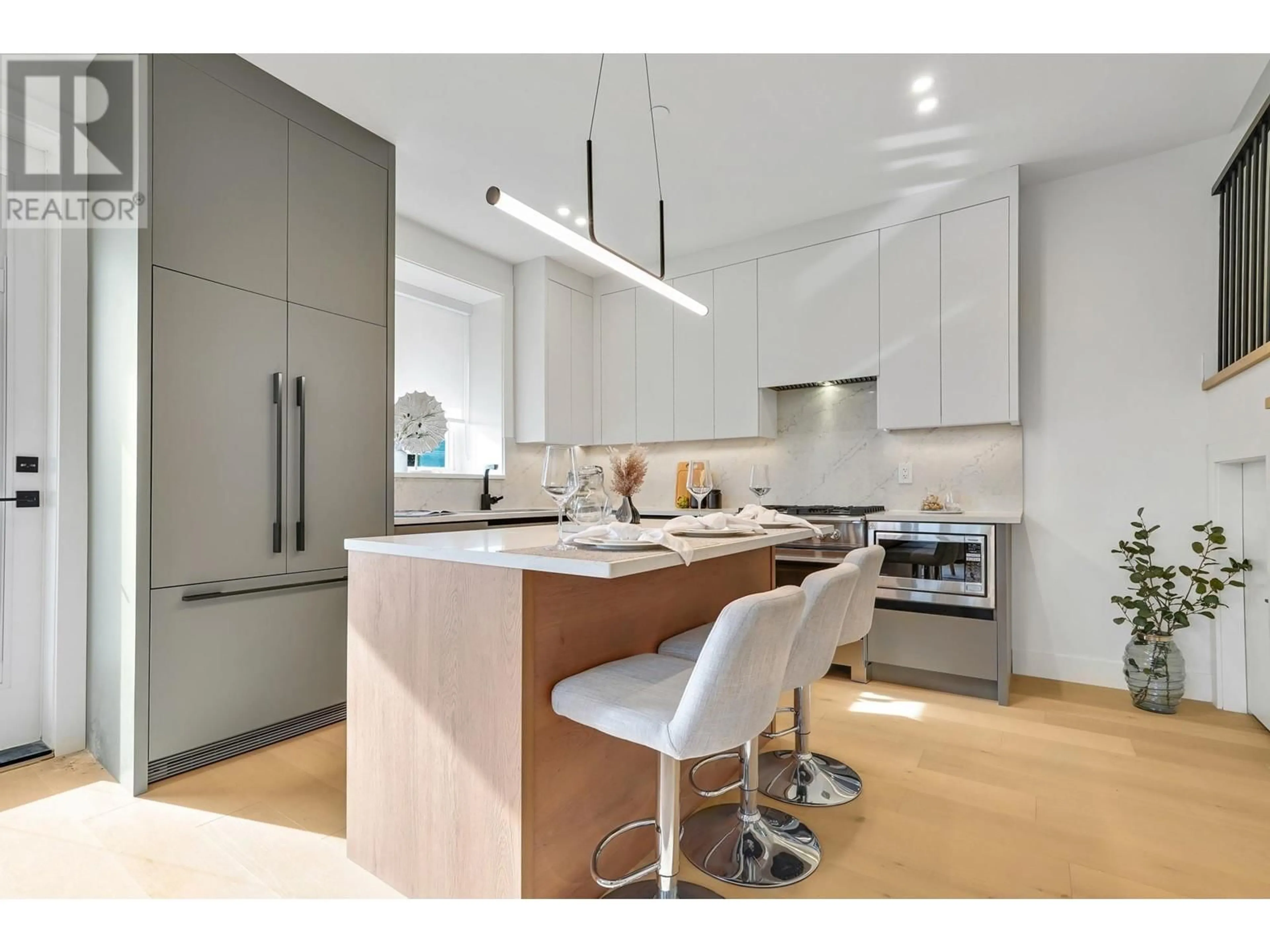 Contemporary kitchen, unknown for 3483 ADANAC STREET, Vancouver British Columbia V5K4P4