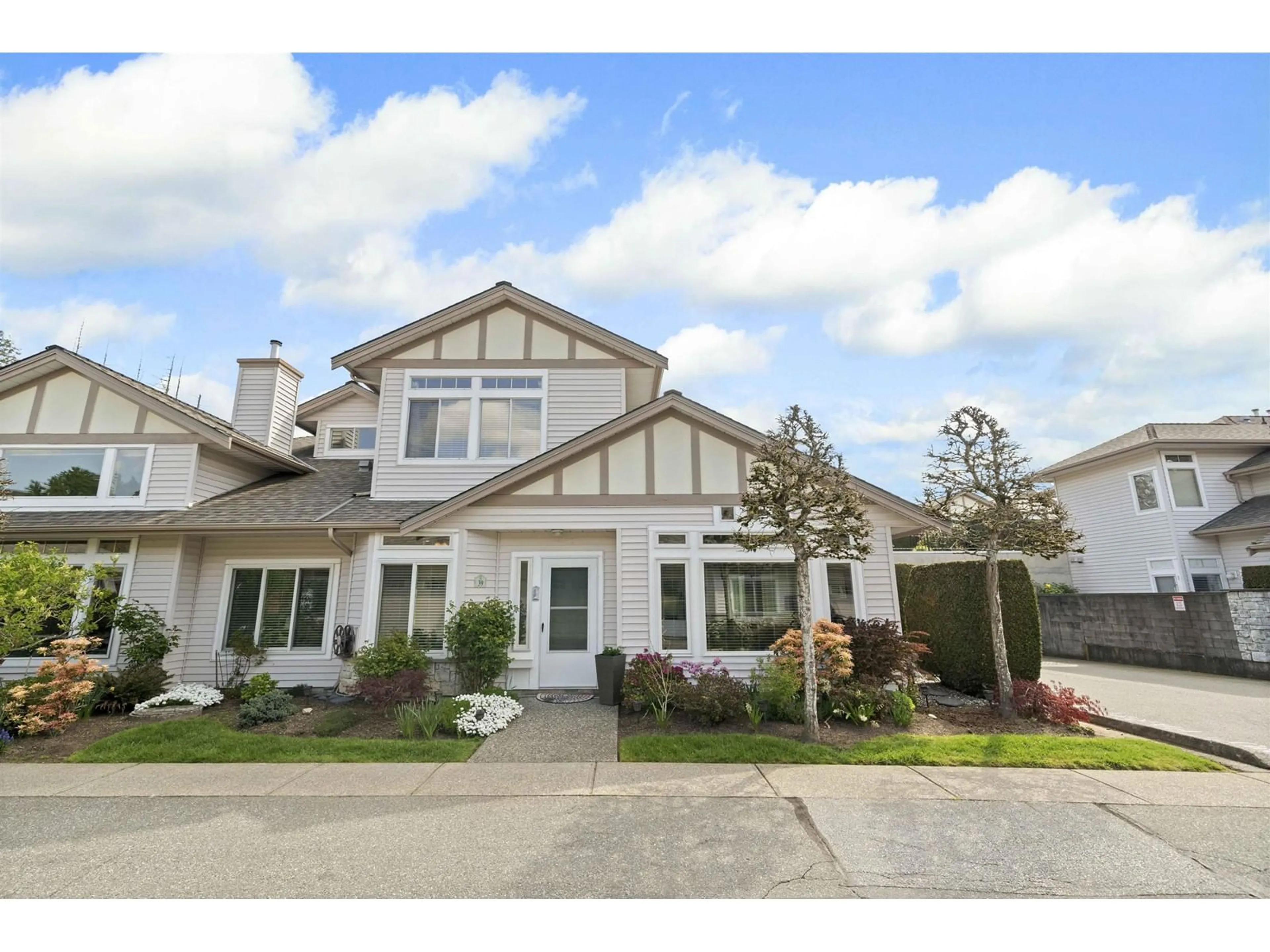 Home with vinyl exterior material, street for 39 - 16325 82, Surrey British Columbia V3S3K3