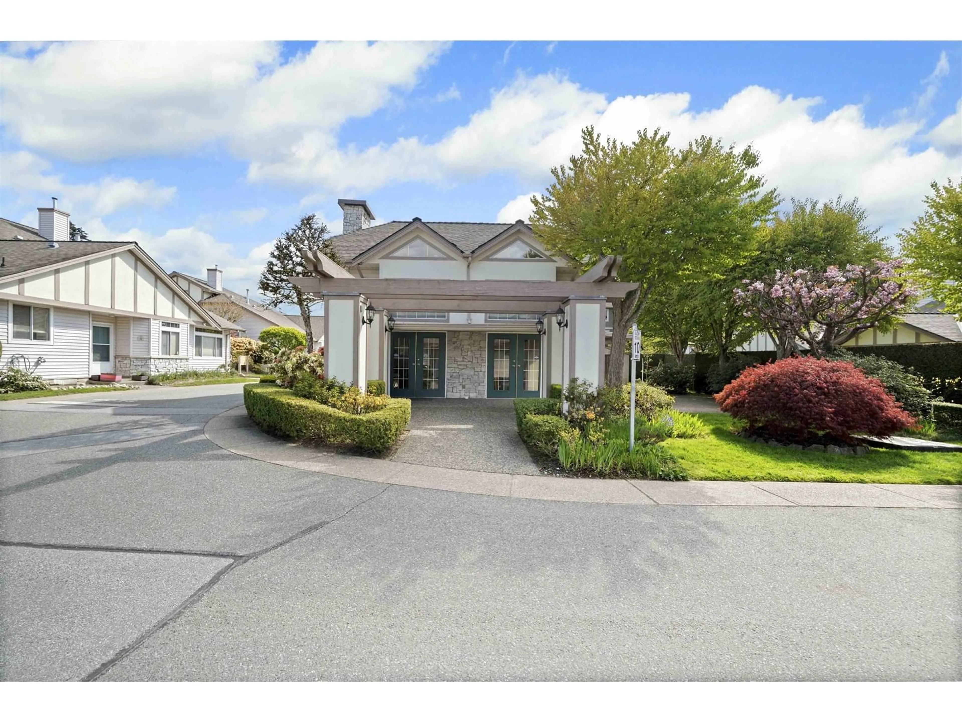 Indoor foyer for 39 - 16325 82, Surrey British Columbia V3S3K3