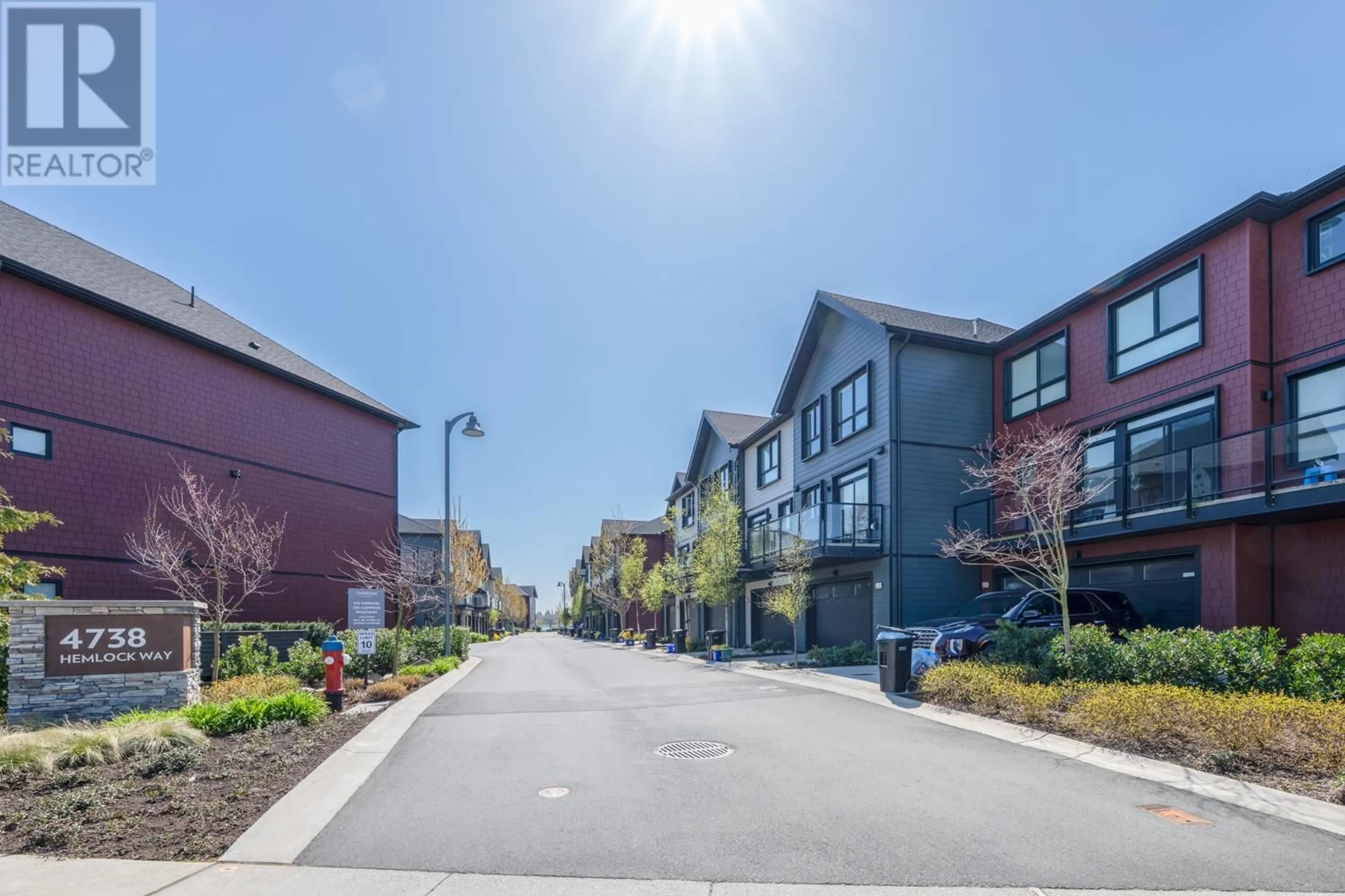 A pic from outside/outdoor area/front of a property/back of a property/a pic from drone, street for 134 - 4738 HEMLOCK WAY, Tsawwassen British Columbia V4M0E3