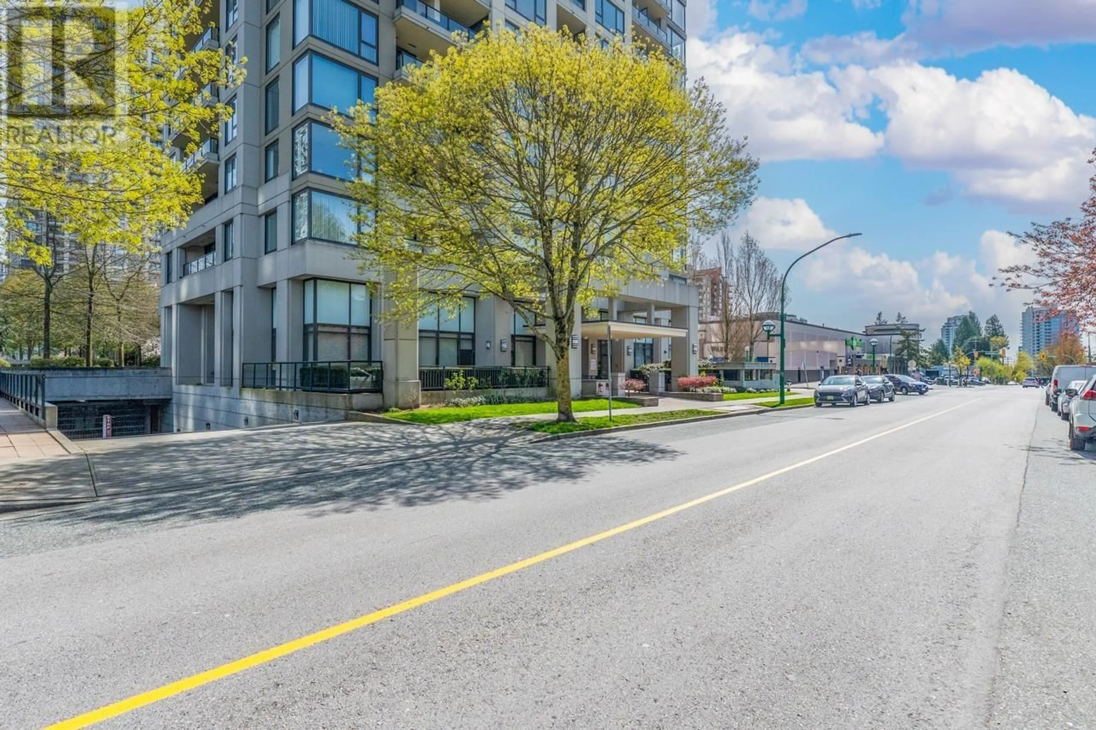 Patio, street for 802 - 7088 SALISBURY AVENUE, Burnaby British Columbia V5E0A4