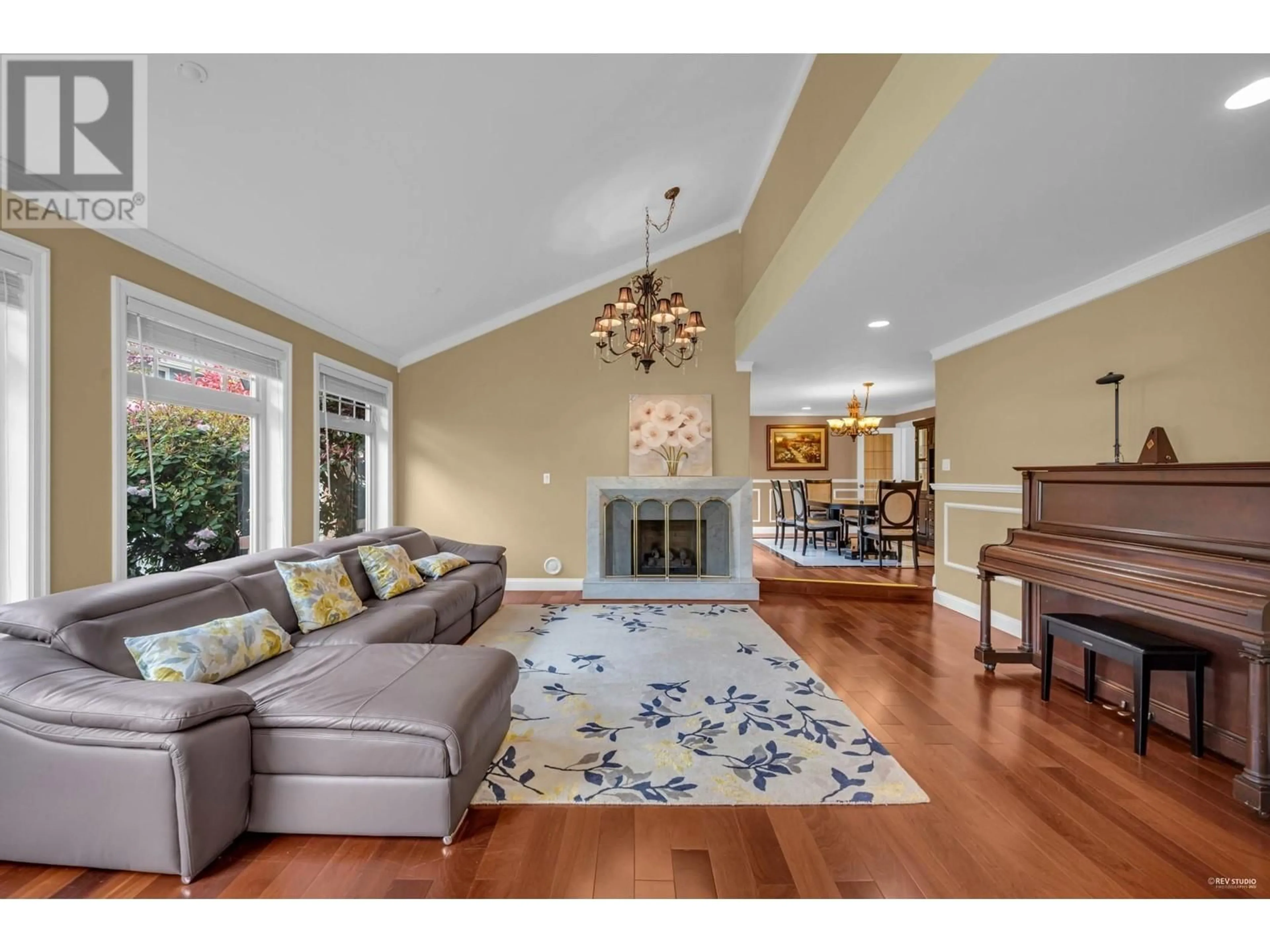 Living room with furniture, unknown for 9280 JASKOW PLACE, Richmond British Columbia V7E5S4