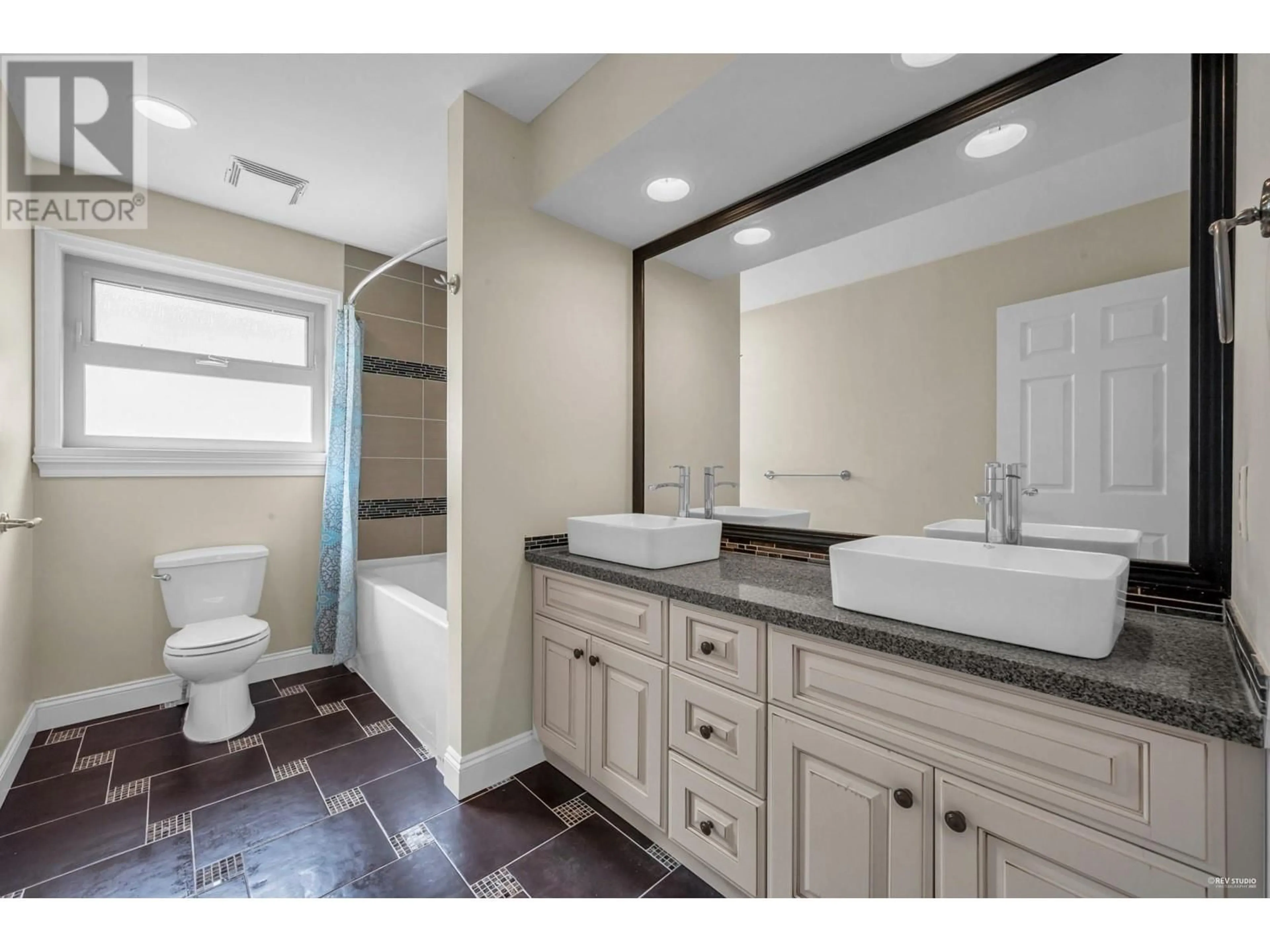 Standard bathroom, ceramic/tile floor for 9280 JASKOW PLACE, Richmond British Columbia V7E5S4