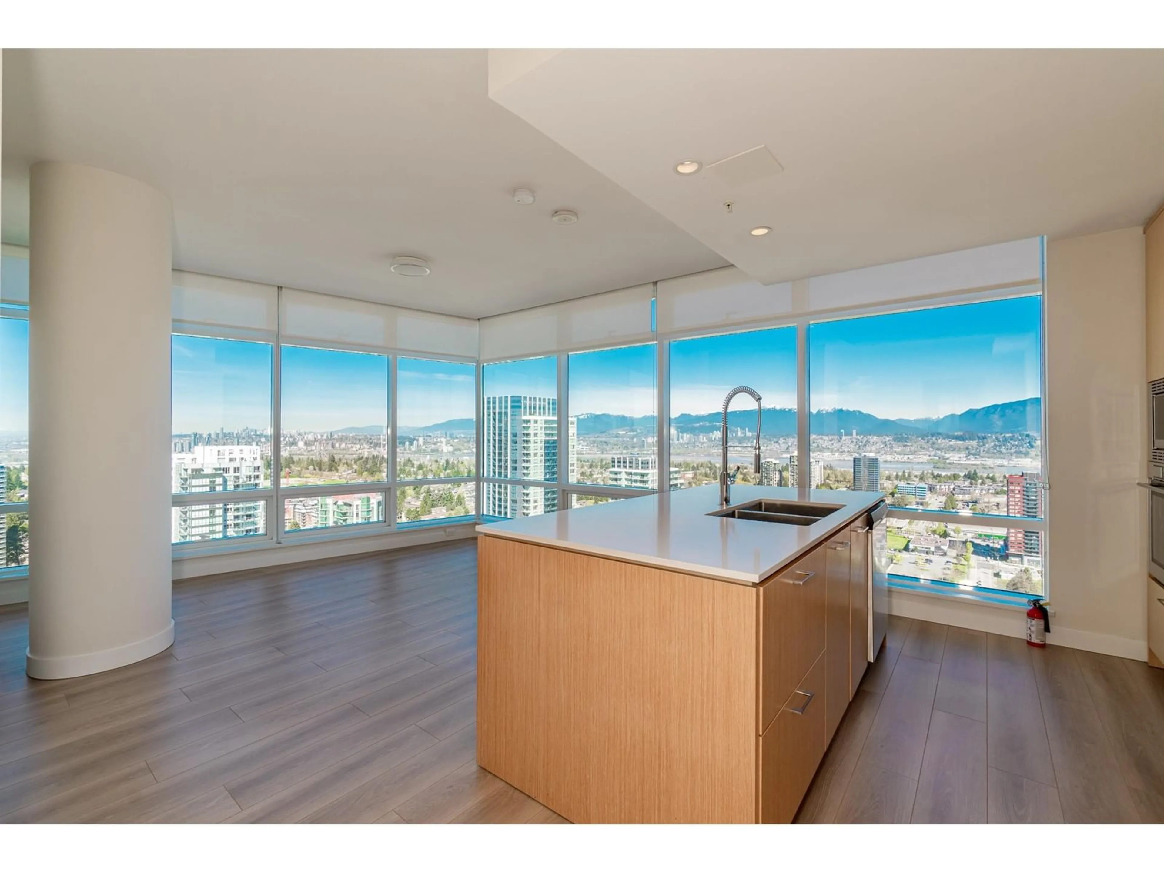Open concept kitchen, unknown for 3310 - 13495 CENTRAL, Surrey British Columbia V3T0K2