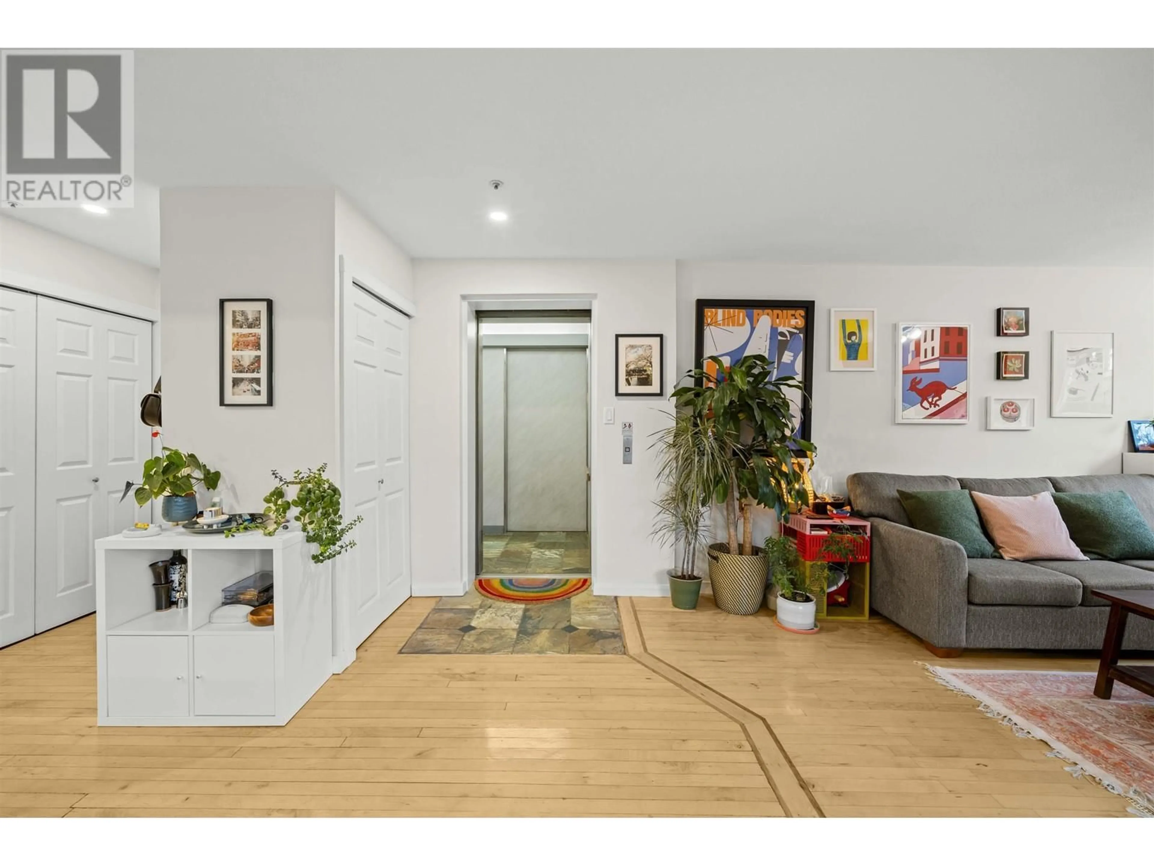 Indoor entryway for 201 - 1868 8TH AVENUE, Vancouver British Columbia V6J5G3
