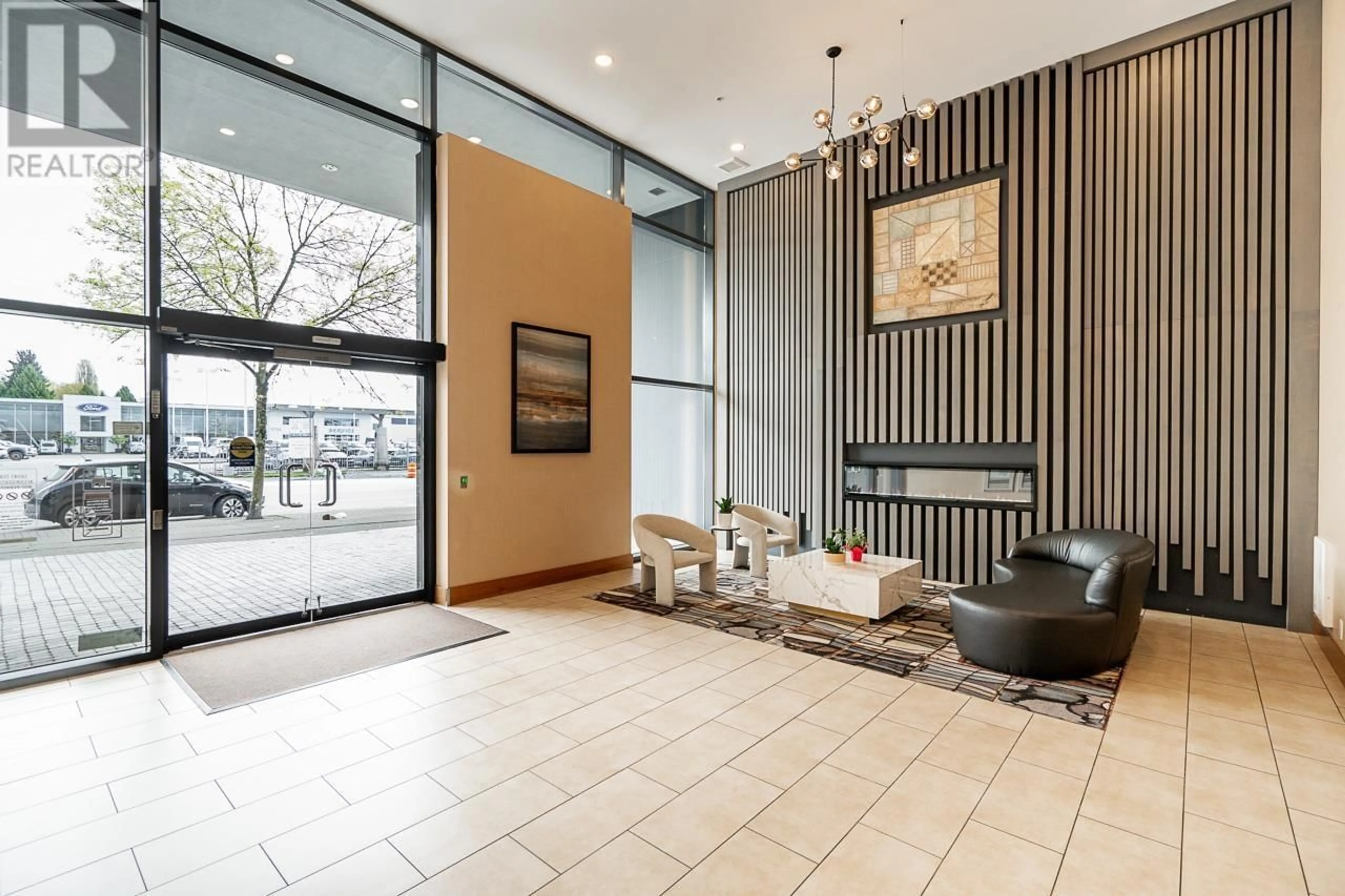 Lobby for 902 - 2225 HOLDOM AVENUE, Burnaby British Columbia V5B0A1