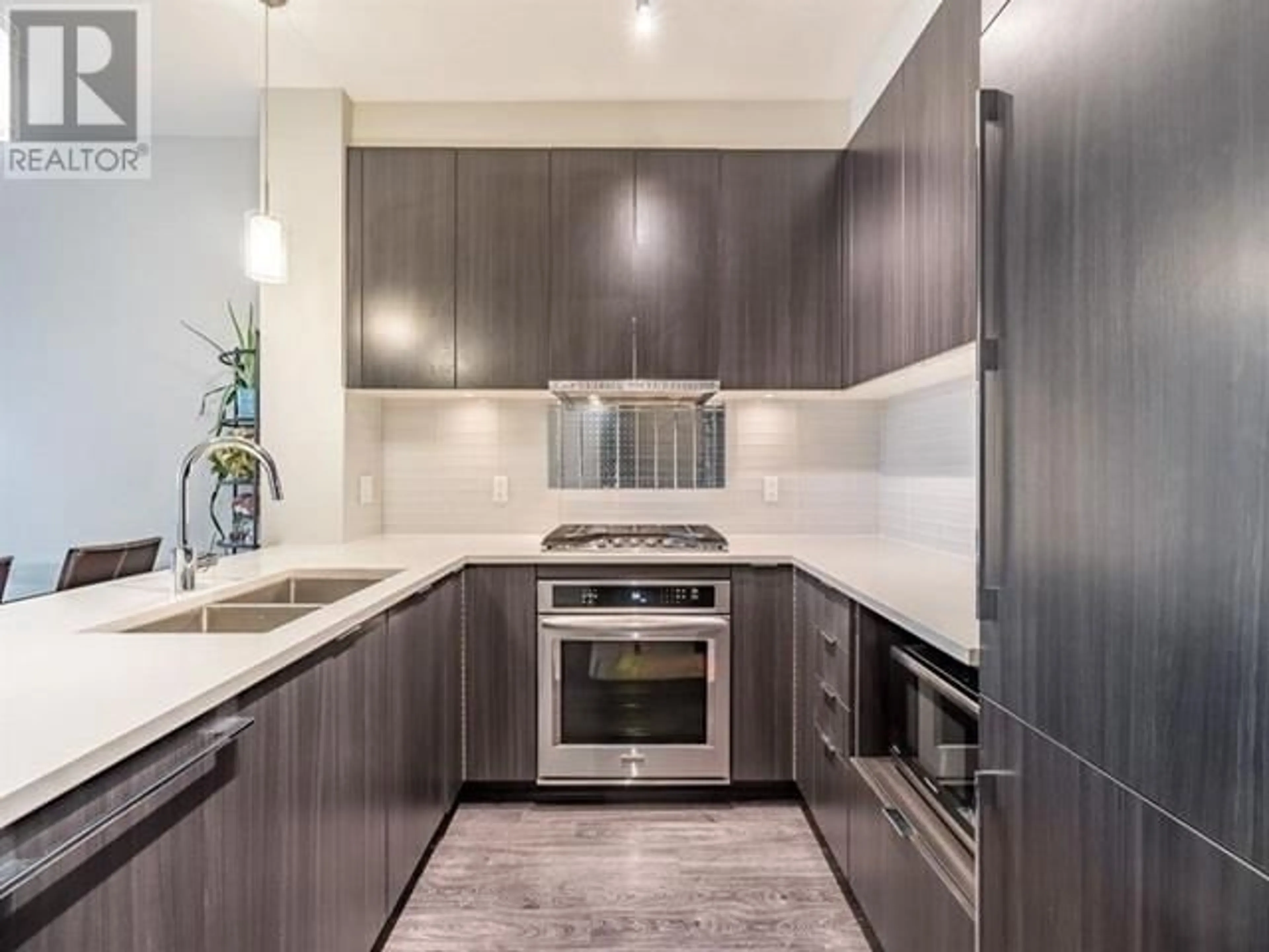 Contemporary kitchen, unknown for 322 - 9311 ALEXANDRA ROAD, Richmond British Columbia V6X0L8