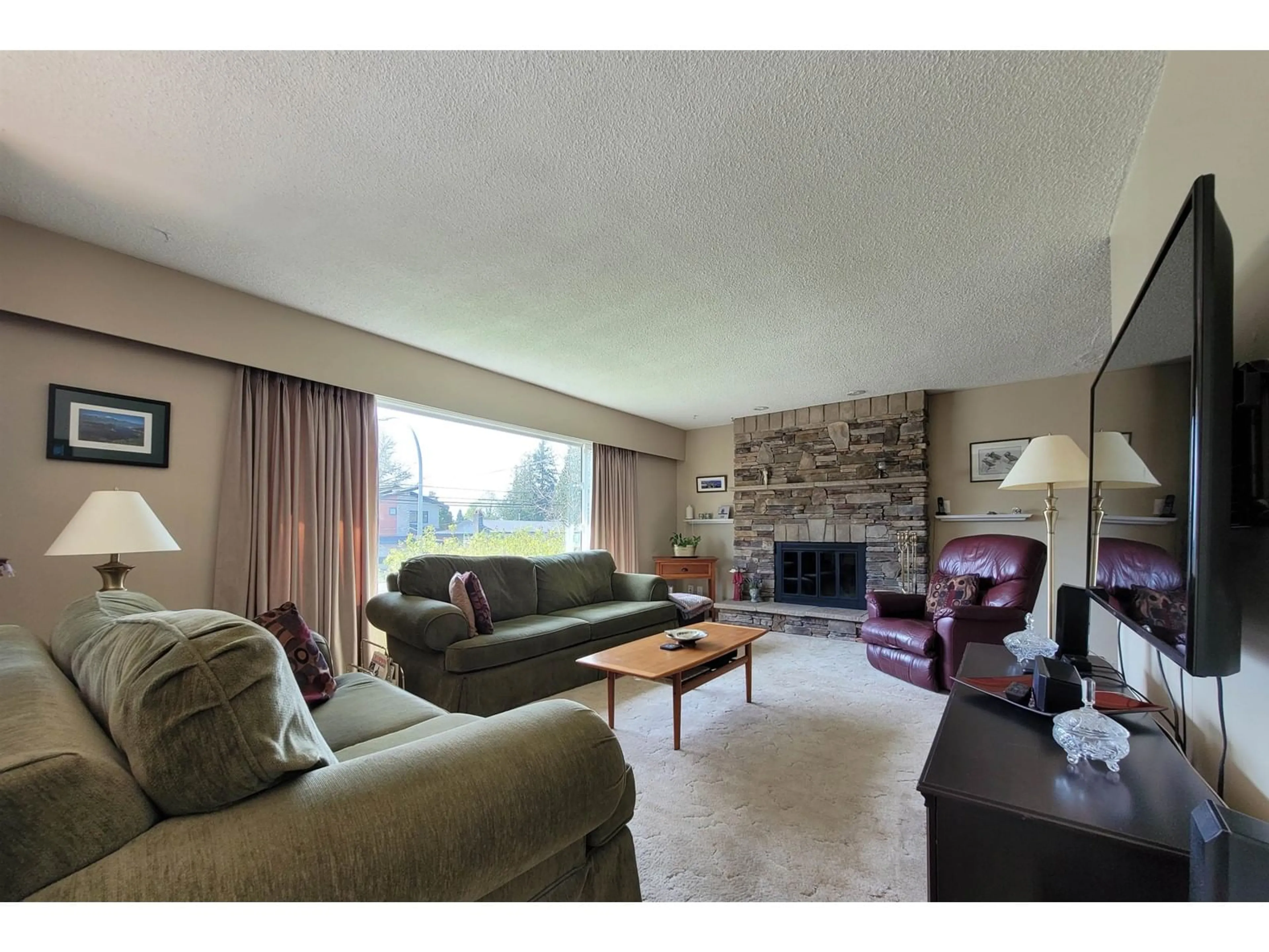 Living room with furniture, unknown for 11819 86, Delta British Columbia V4C2X5