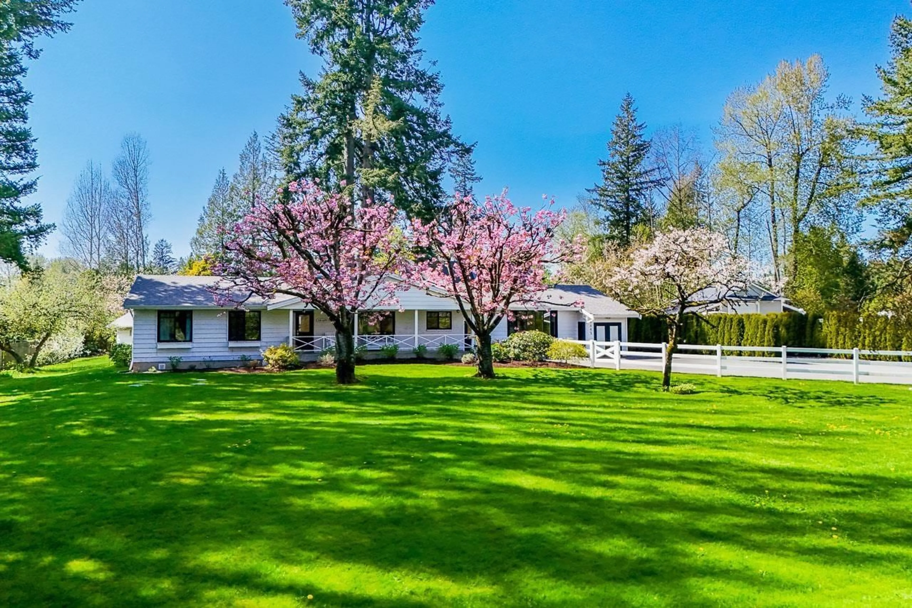 A pic from outside/outdoor area/front of a property/back of a property/a pic from drone, unknown for 4465 248, Langley British Columbia V4W1E1