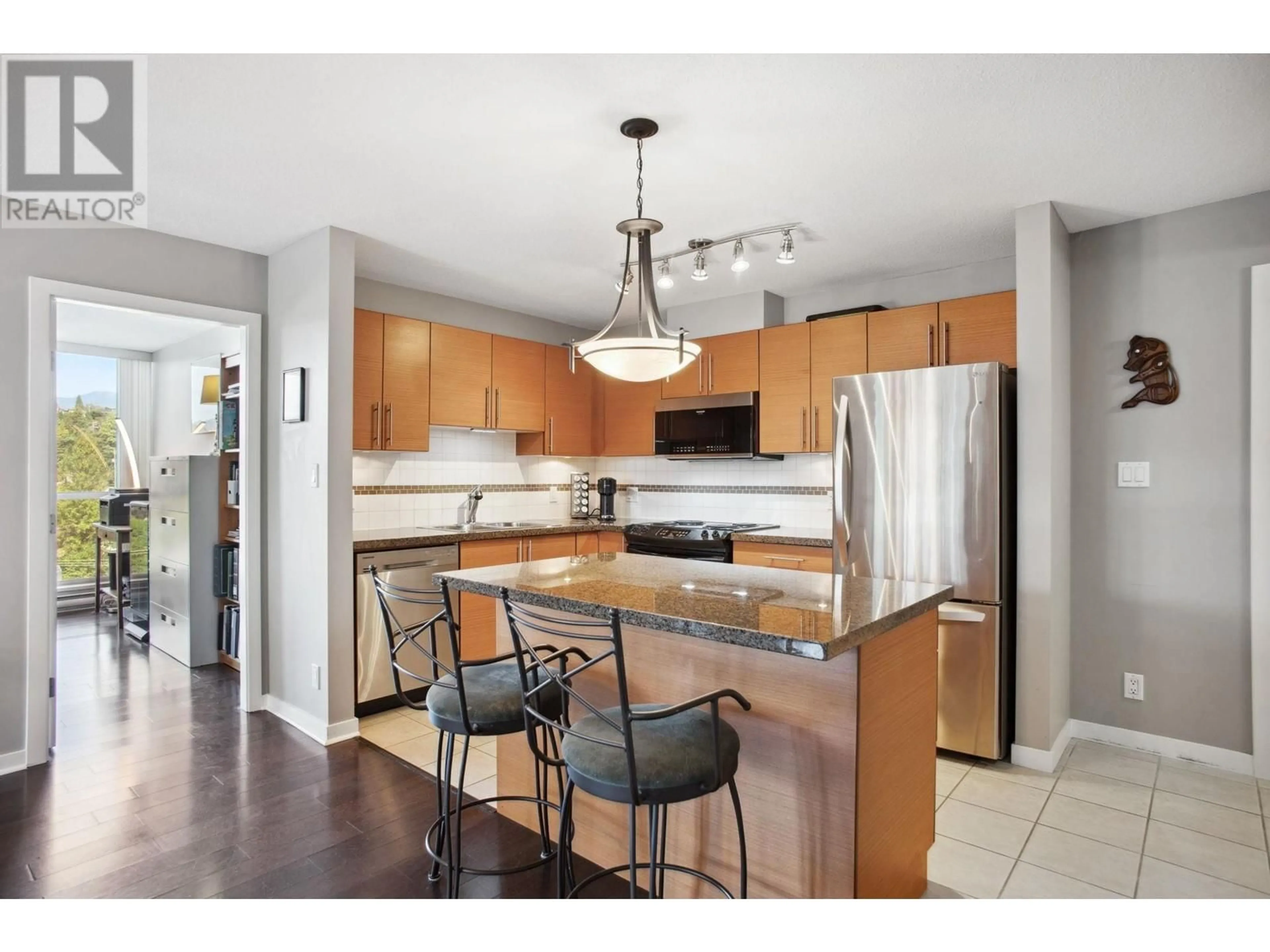 Open concept kitchen, unknown for 906 - 2225 HOLDOM AVENUE, Burnaby British Columbia V5B0A1