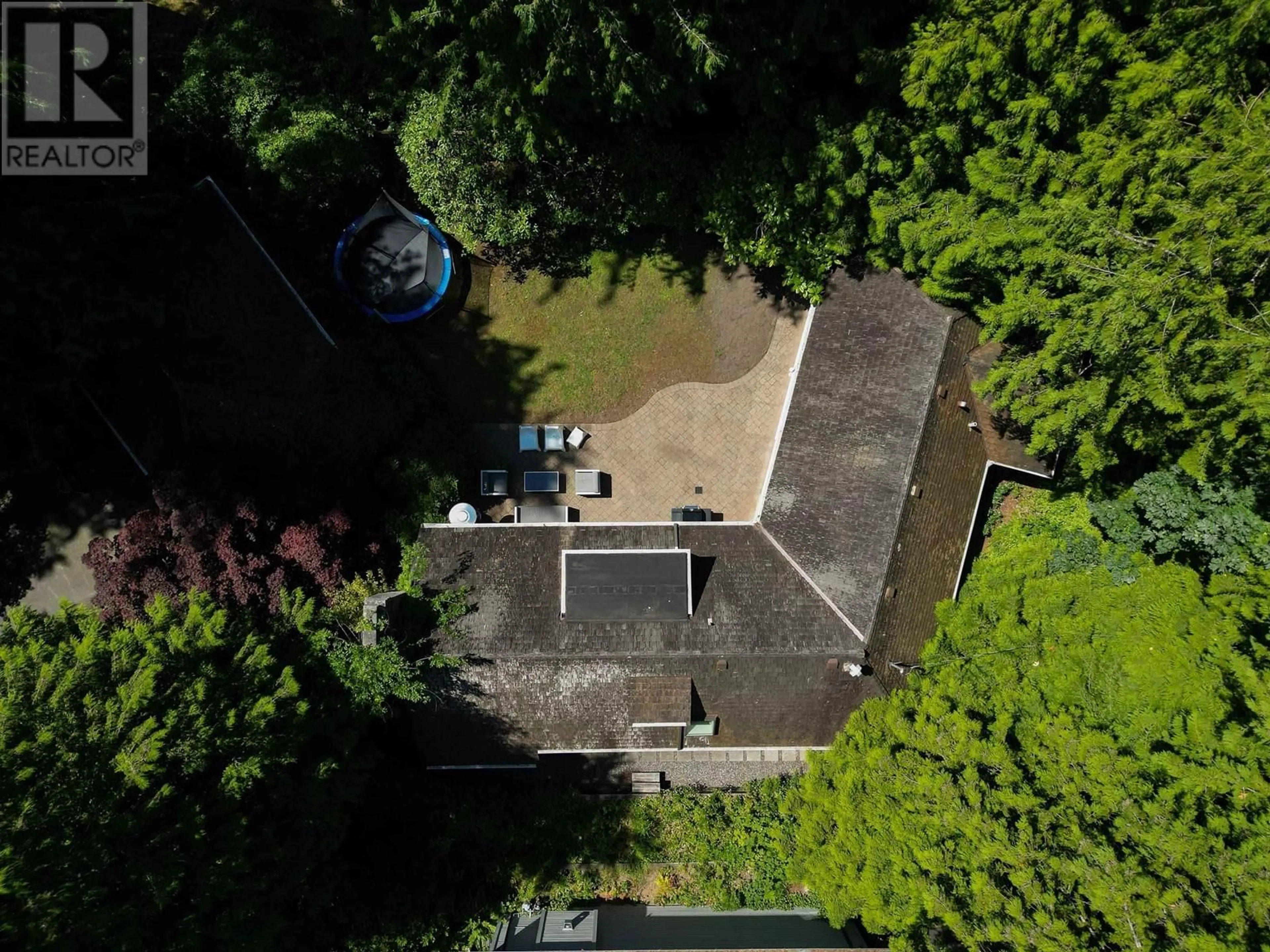 A pic from outside/outdoor area/front of a property/back of a property/a pic from drone, unknown for 6912 MARINE DRIVE, West Vancouver British Columbia V7W2K3