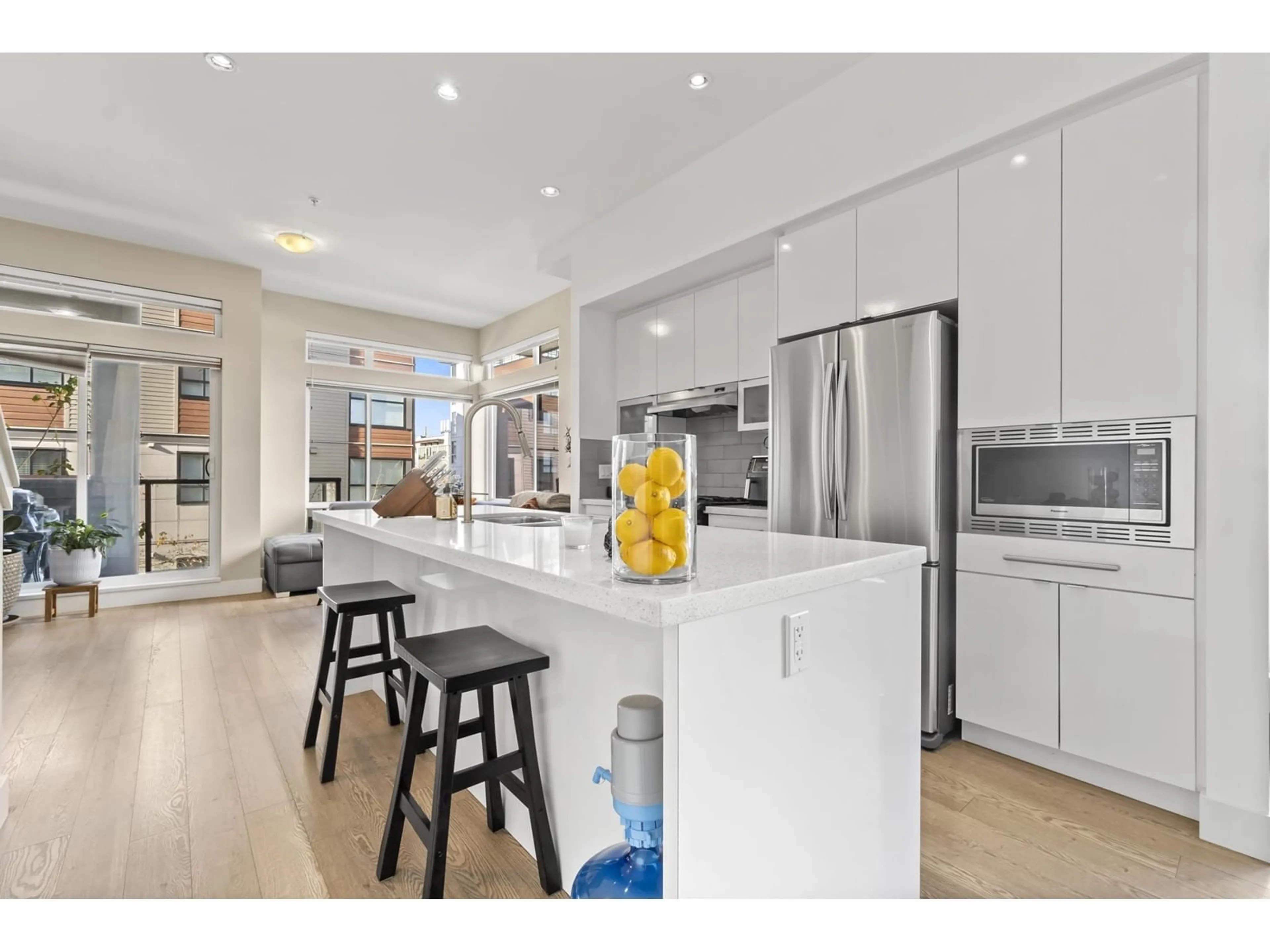 Open concept kitchen, ceramic/tile floor for 7811 209, Langley British Columbia V2Y0P2