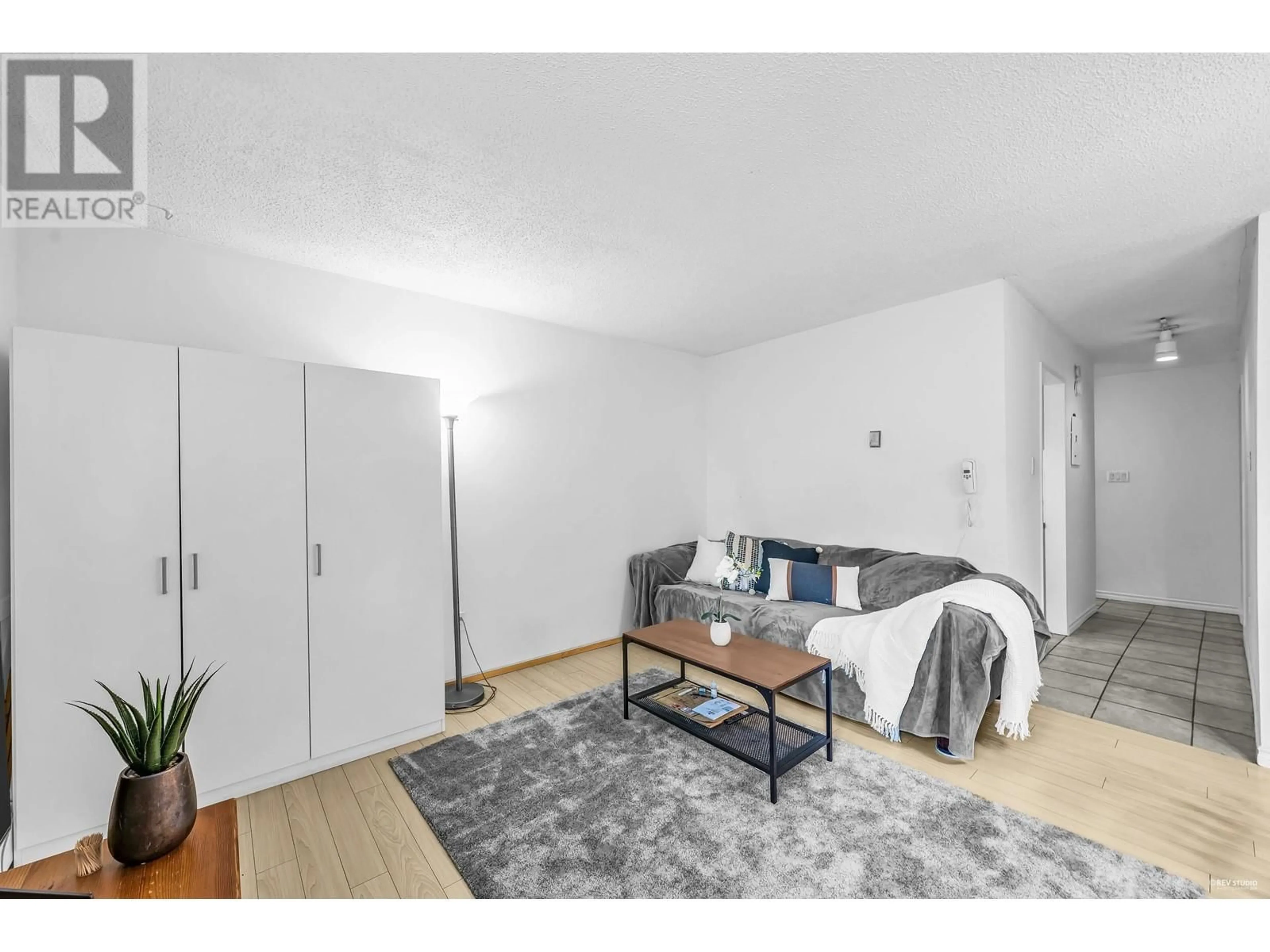 A pic of a room for 106 - 830 7TH AVENUE, Vancouver British Columbia V5T4J2