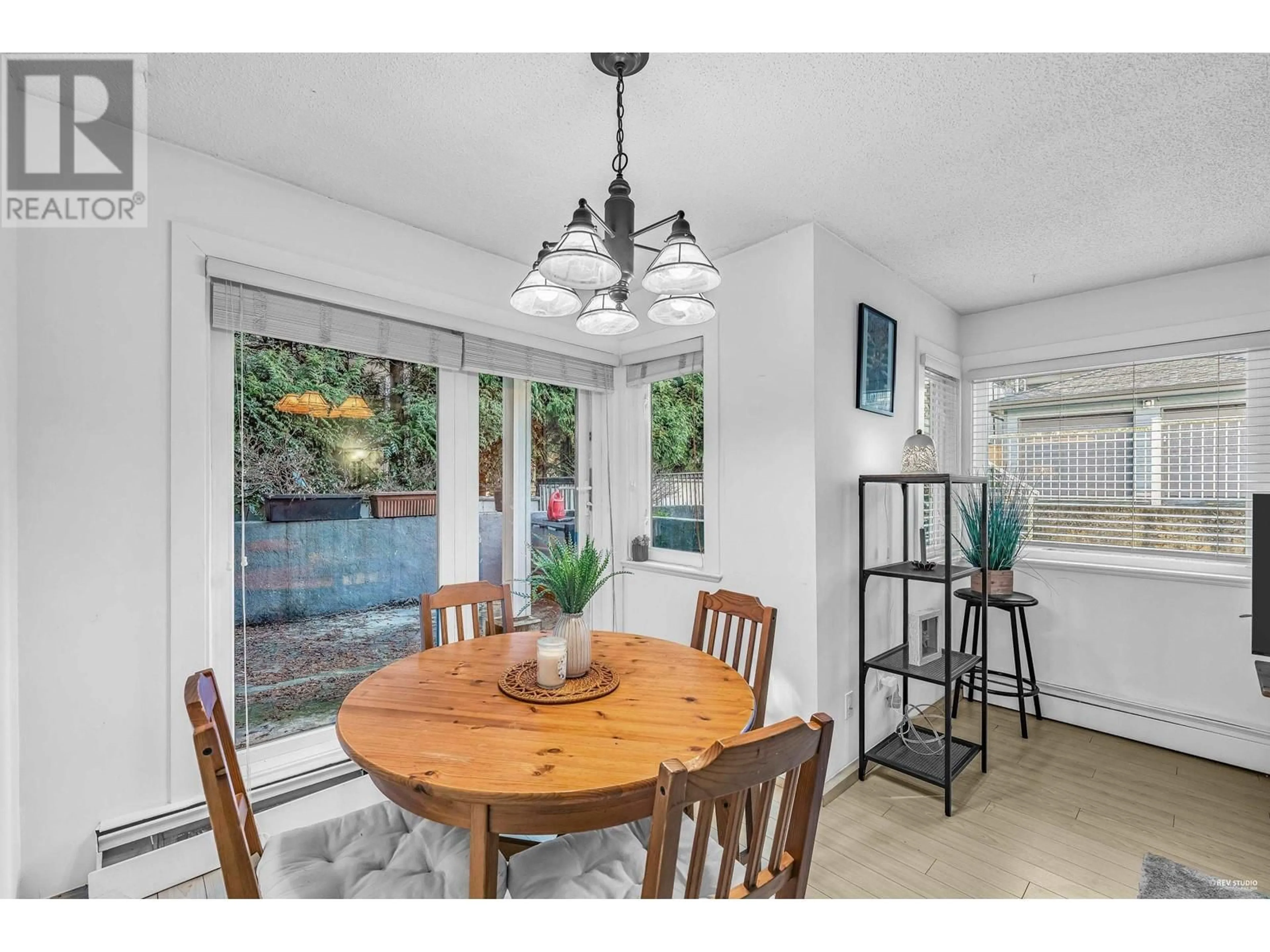 Dining room, ceramic/tile floor for 106 - 830 7TH AVENUE, Vancouver British Columbia V5T4J2