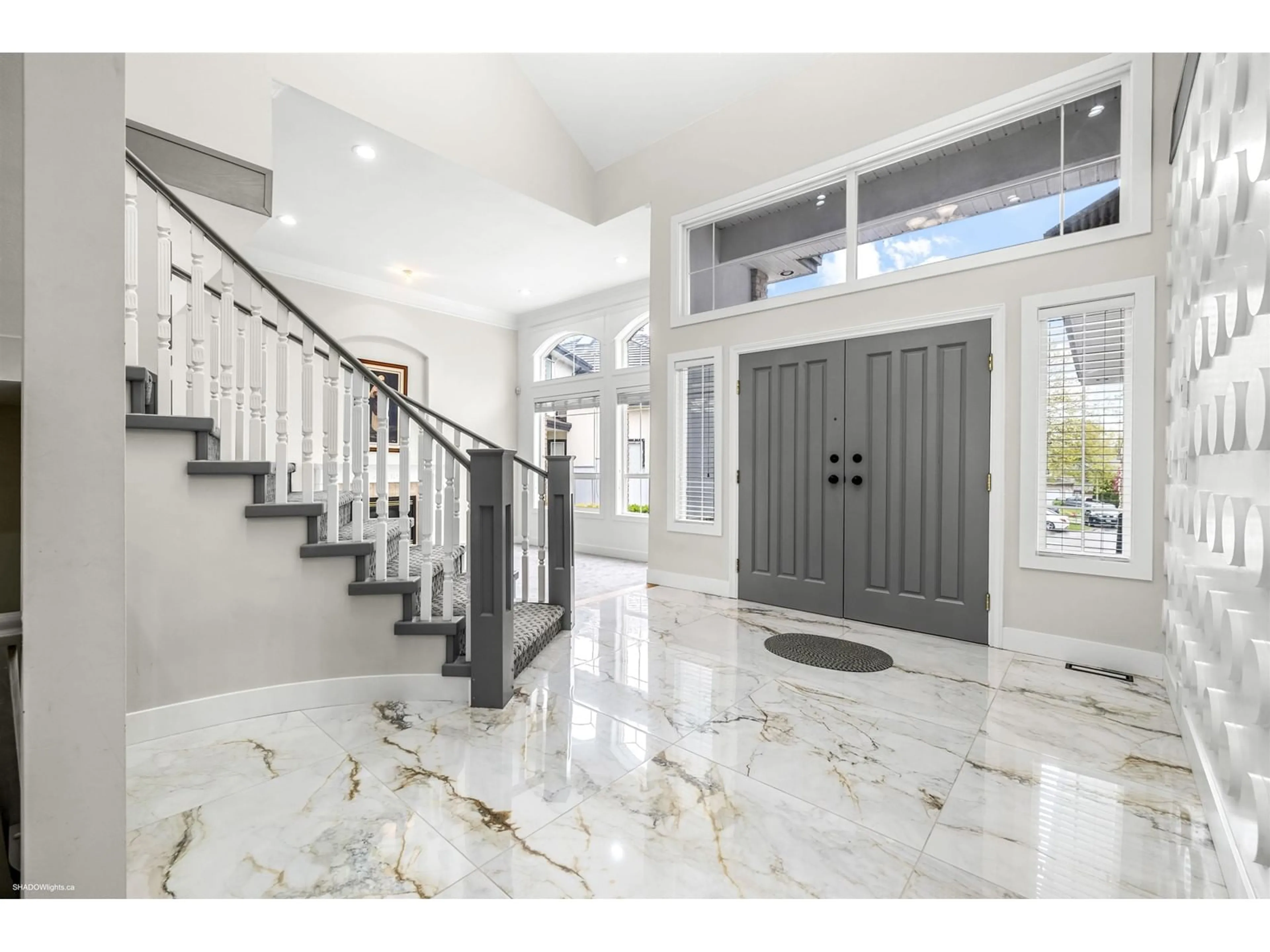 Indoor entryway for 8078 REDTAIL, Surrey British Columbia V3W0N4