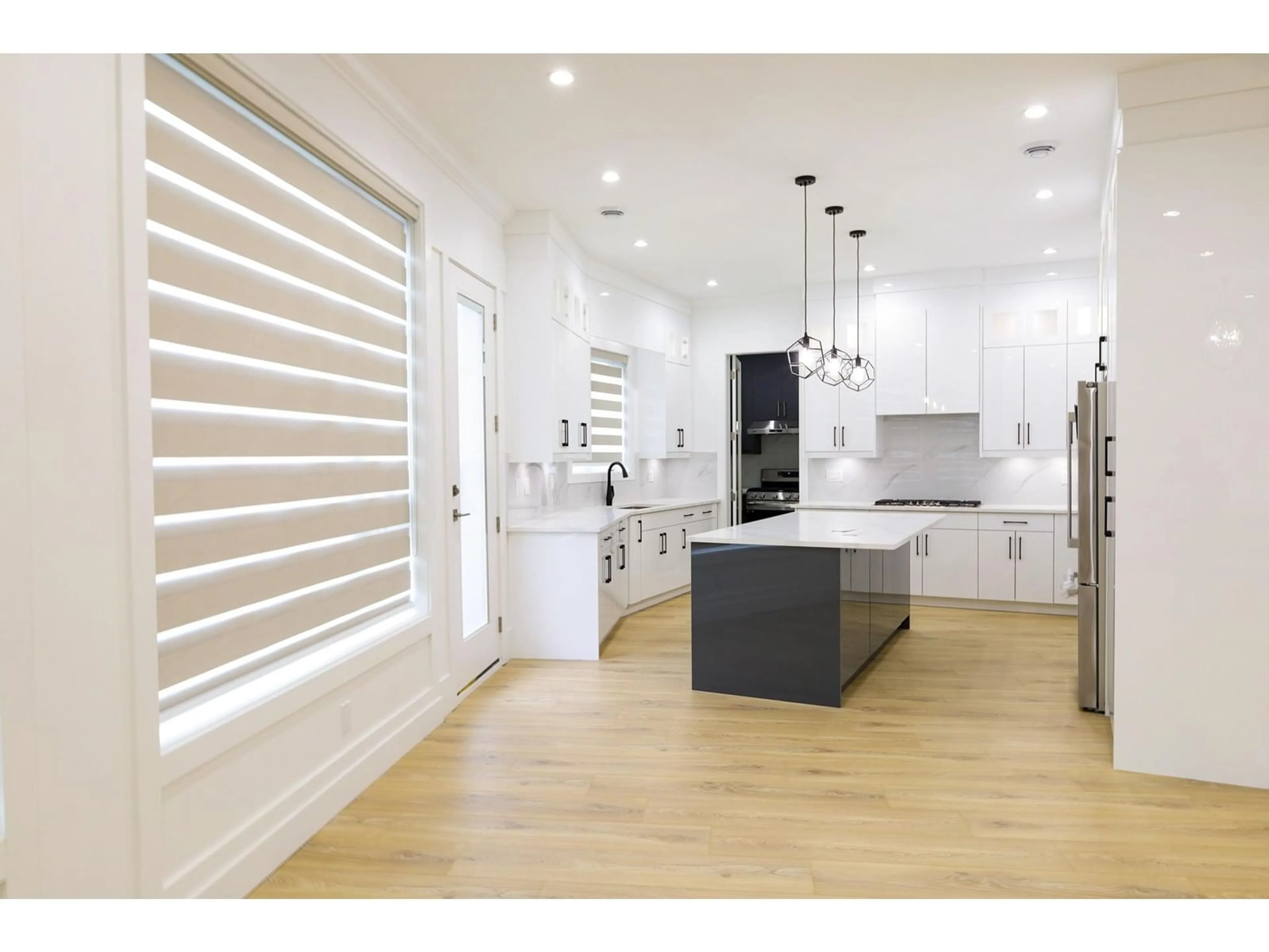 Open concept kitchen, unknown for 9965 173B, Surrey British Columbia V3S4B1