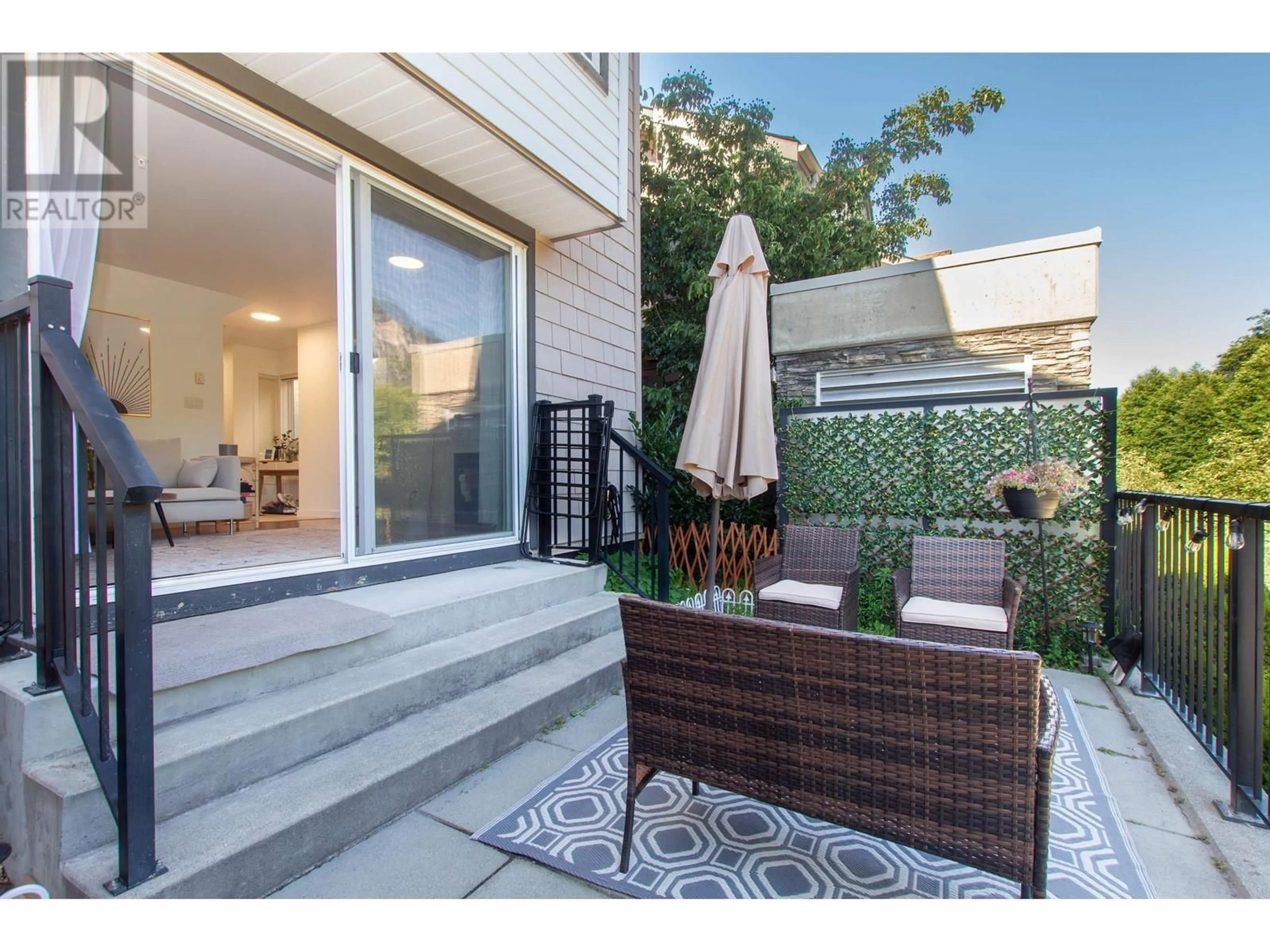 Patio, street for 15 - 1204 MAIN STREET, Squamish British Columbia V8B0S3