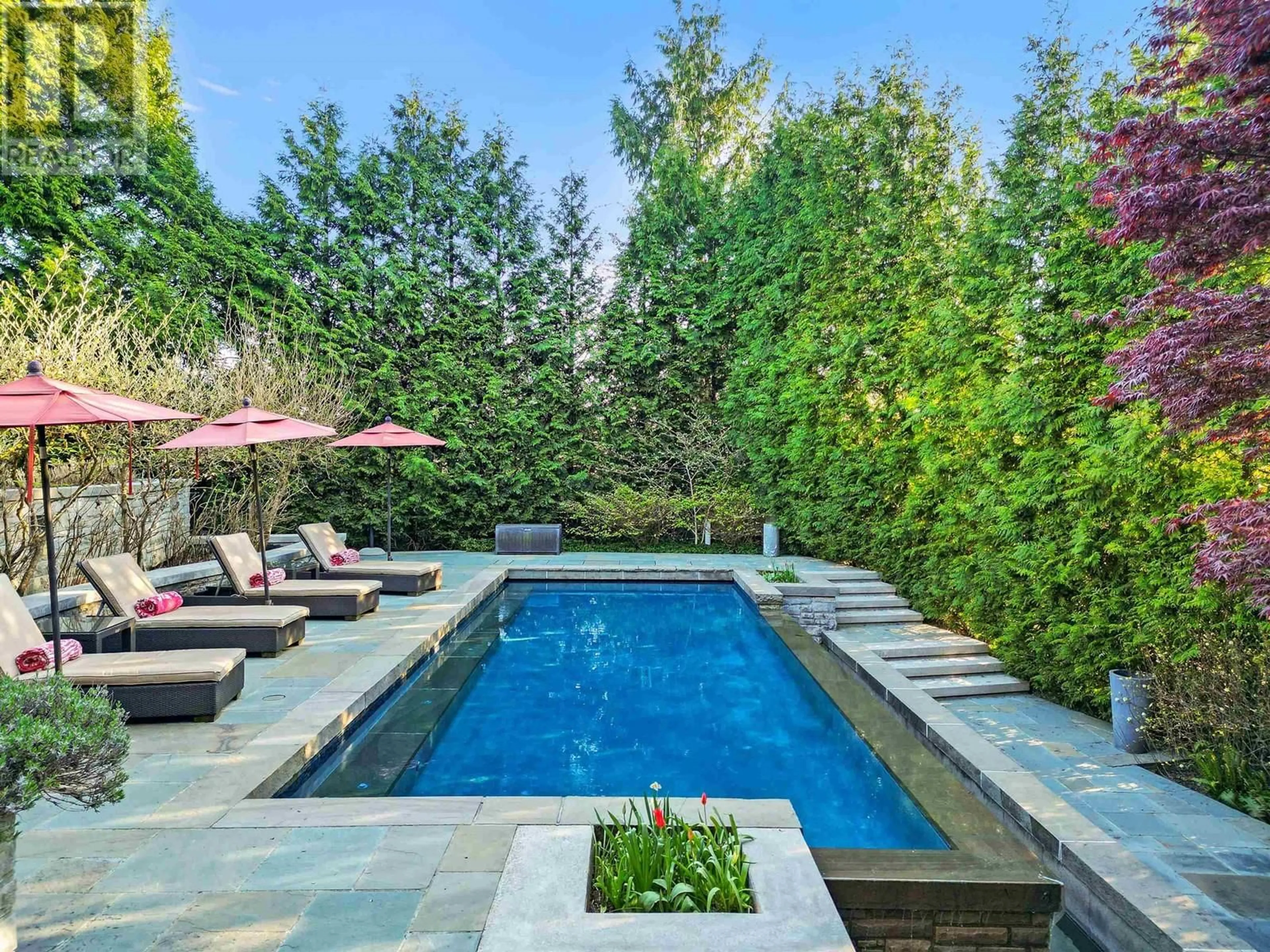 Pool for 8112 GOVERNMENT ROAD, Burnaby British Columbia V5A2E2