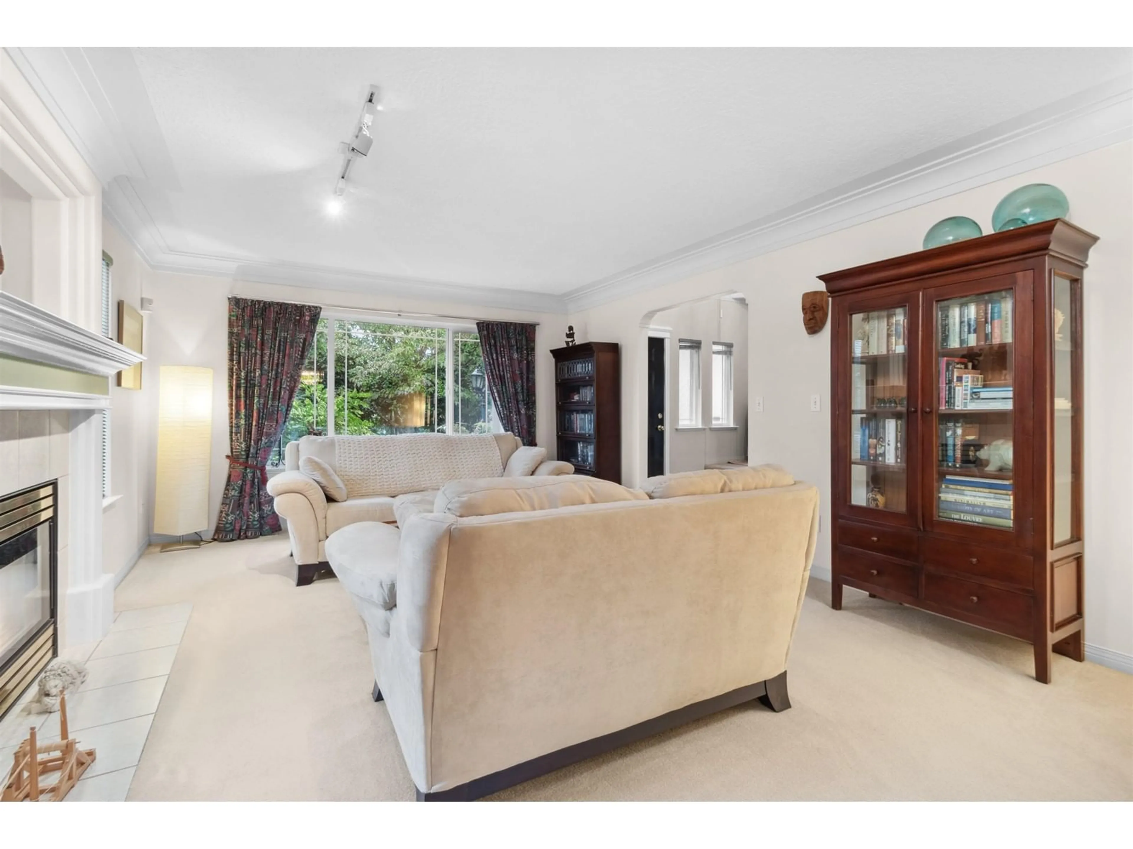 Living room with furniture, unknown for 33616 CHERRY, Mission British Columbia V2V2V6